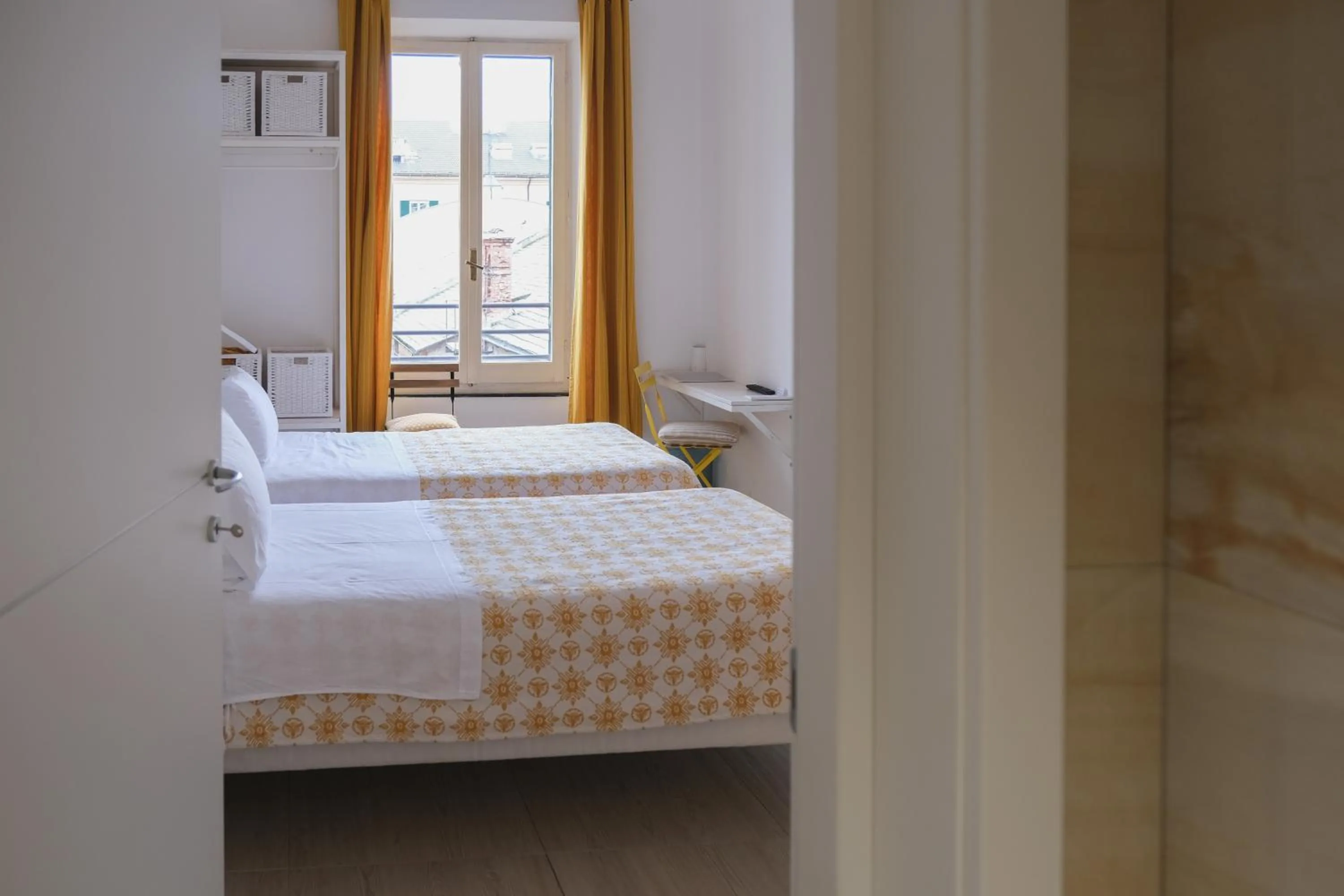 Photo of the whole room, Bed in Central Savona