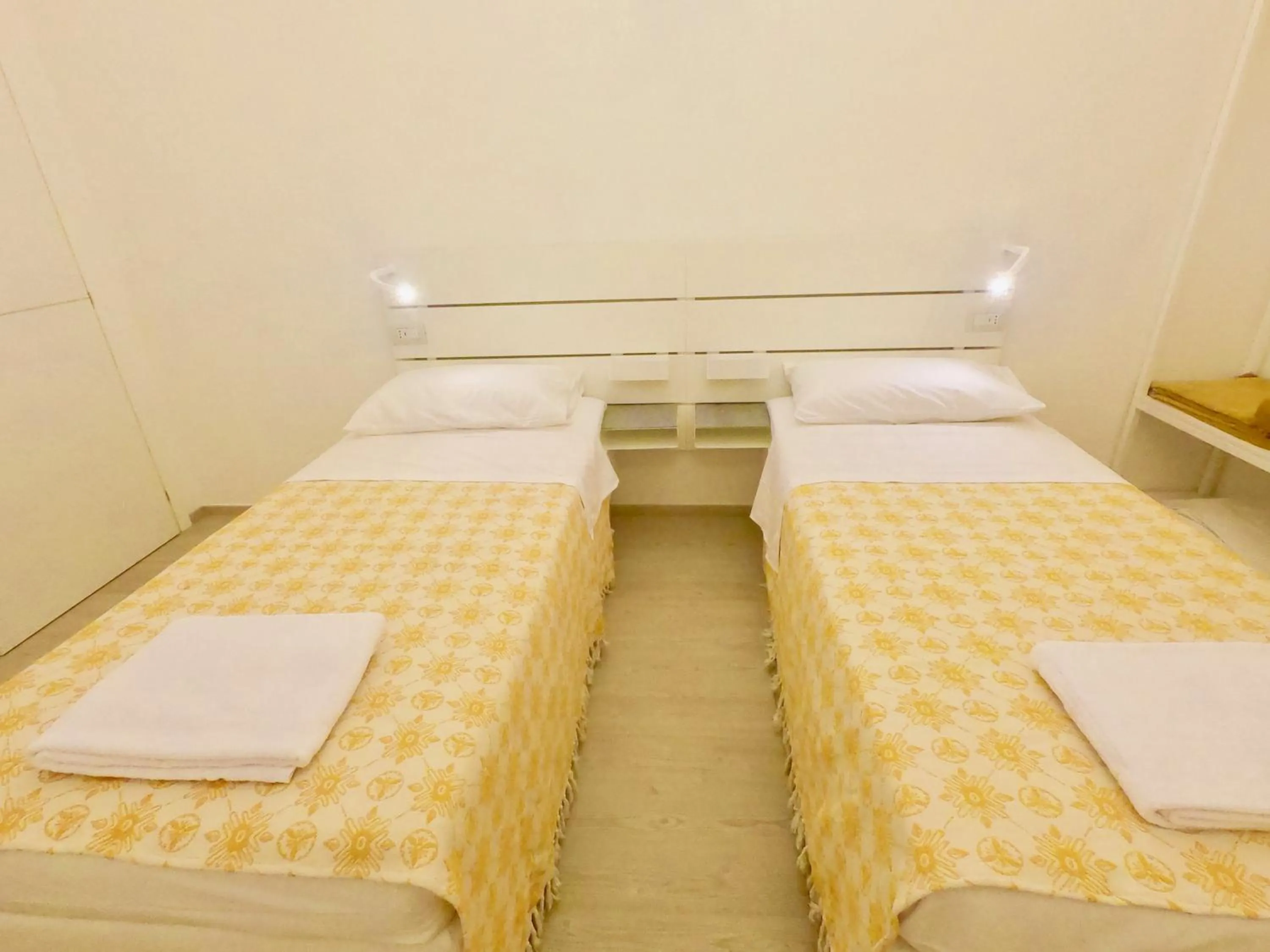 Bedroom, Bed in Central Savona