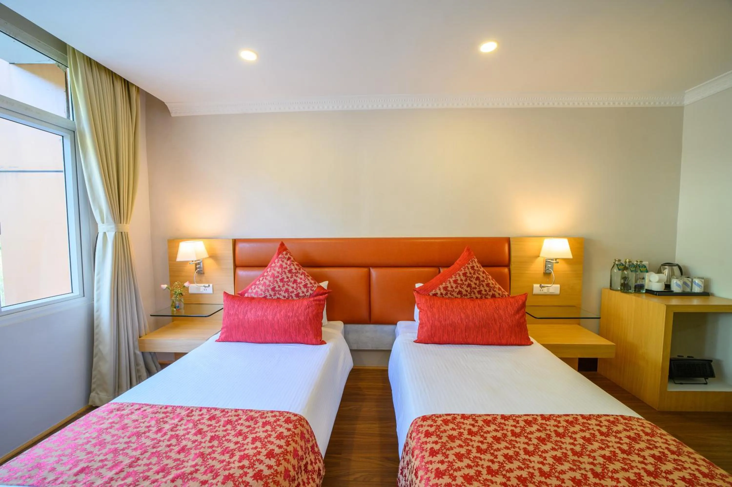 Bedroom, Bed in Sinclairs Gangtok