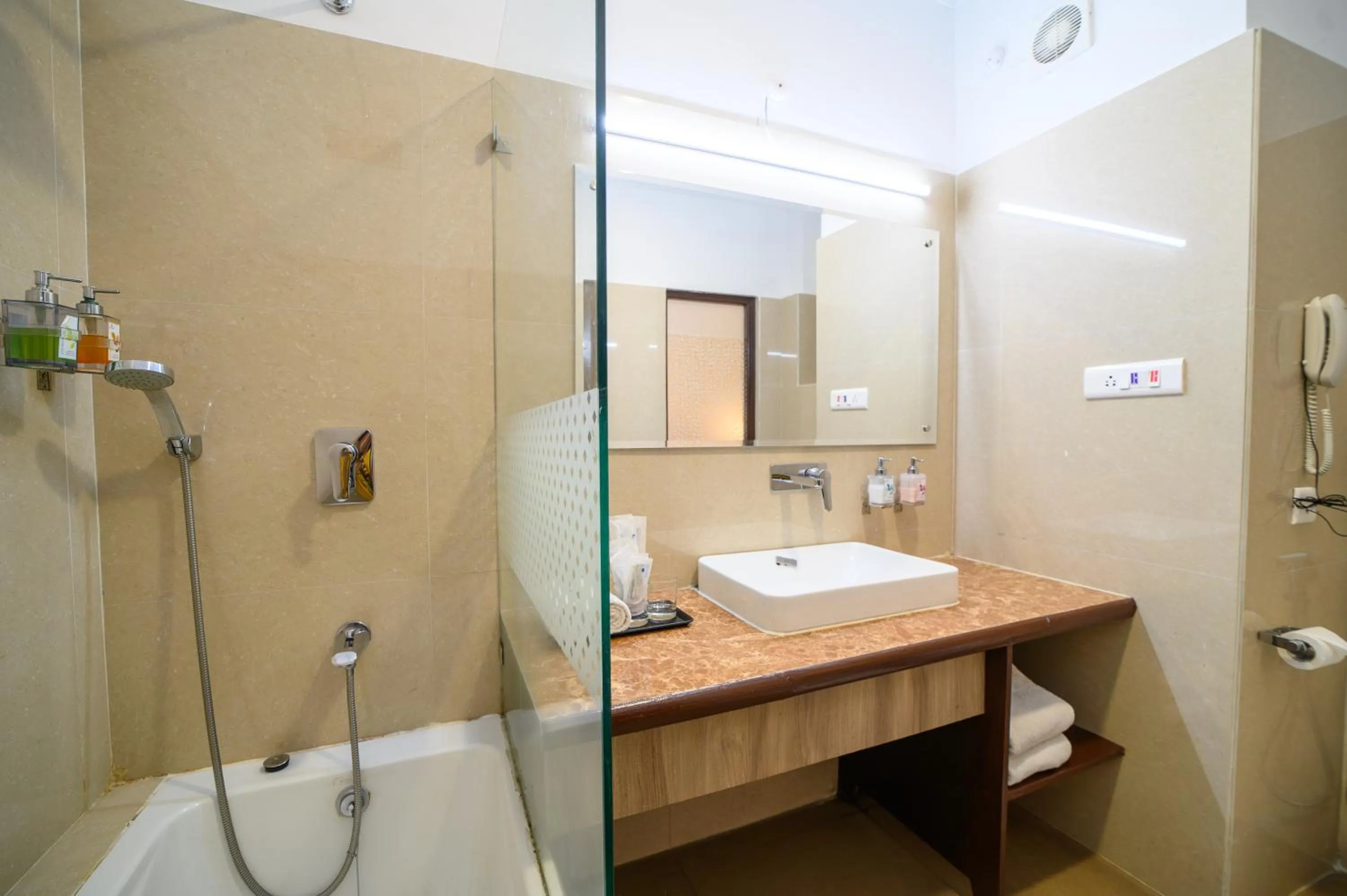 Shower in Sinclairs Gangtok