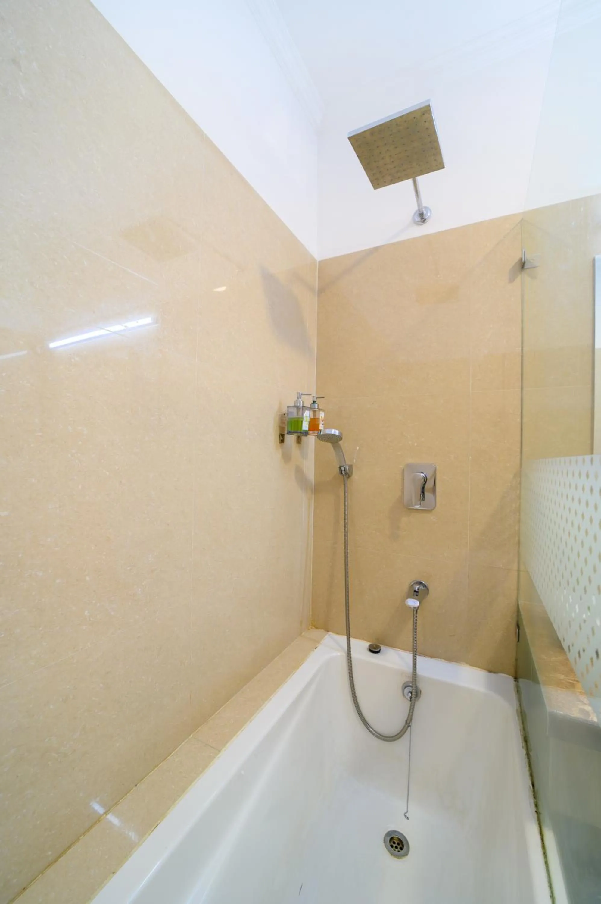 Shower in Sinclairs Gangtok