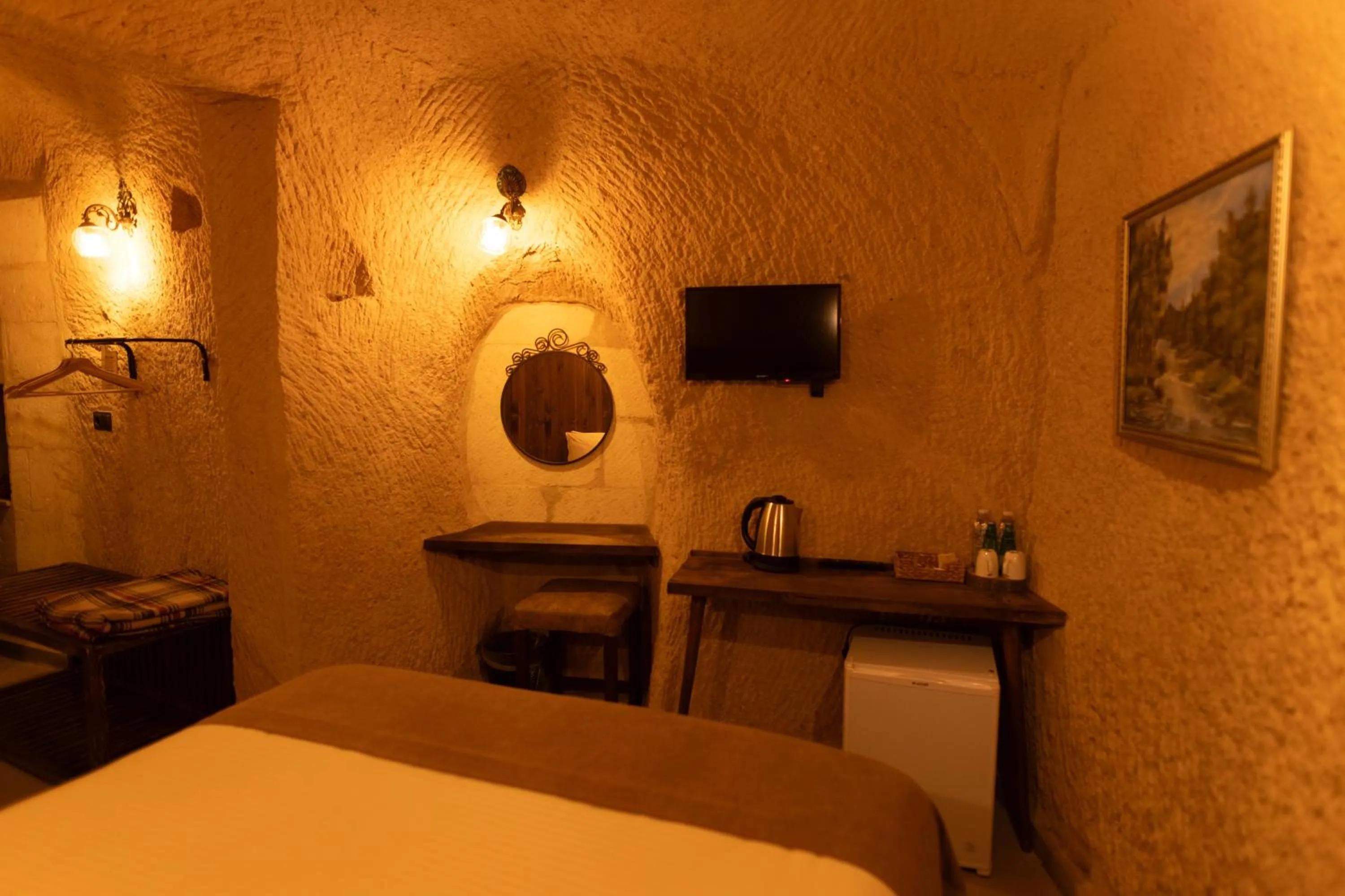 Decorative detail, Bed in Lemon Cave Suites