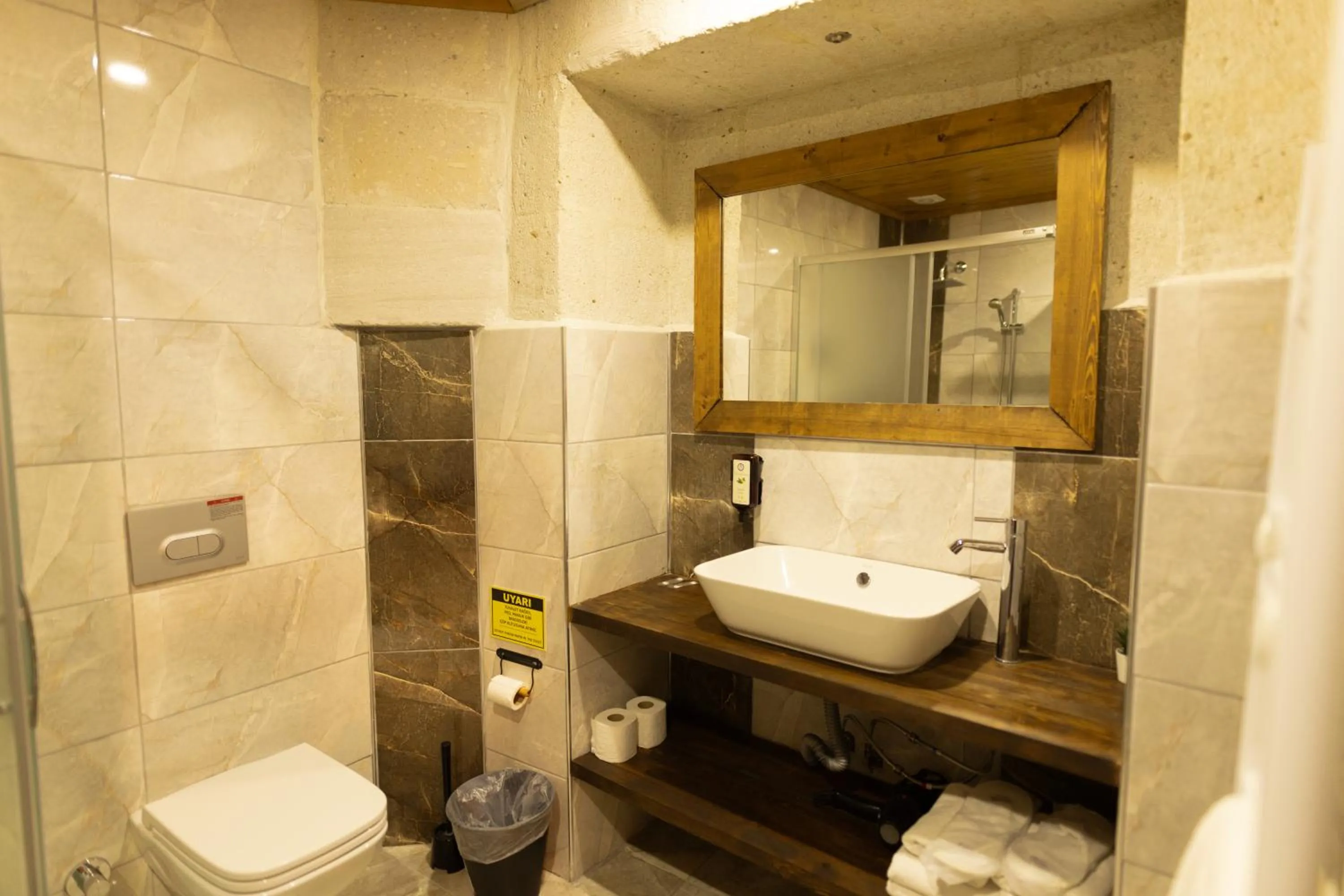Bathroom in Lemon Cave Suites