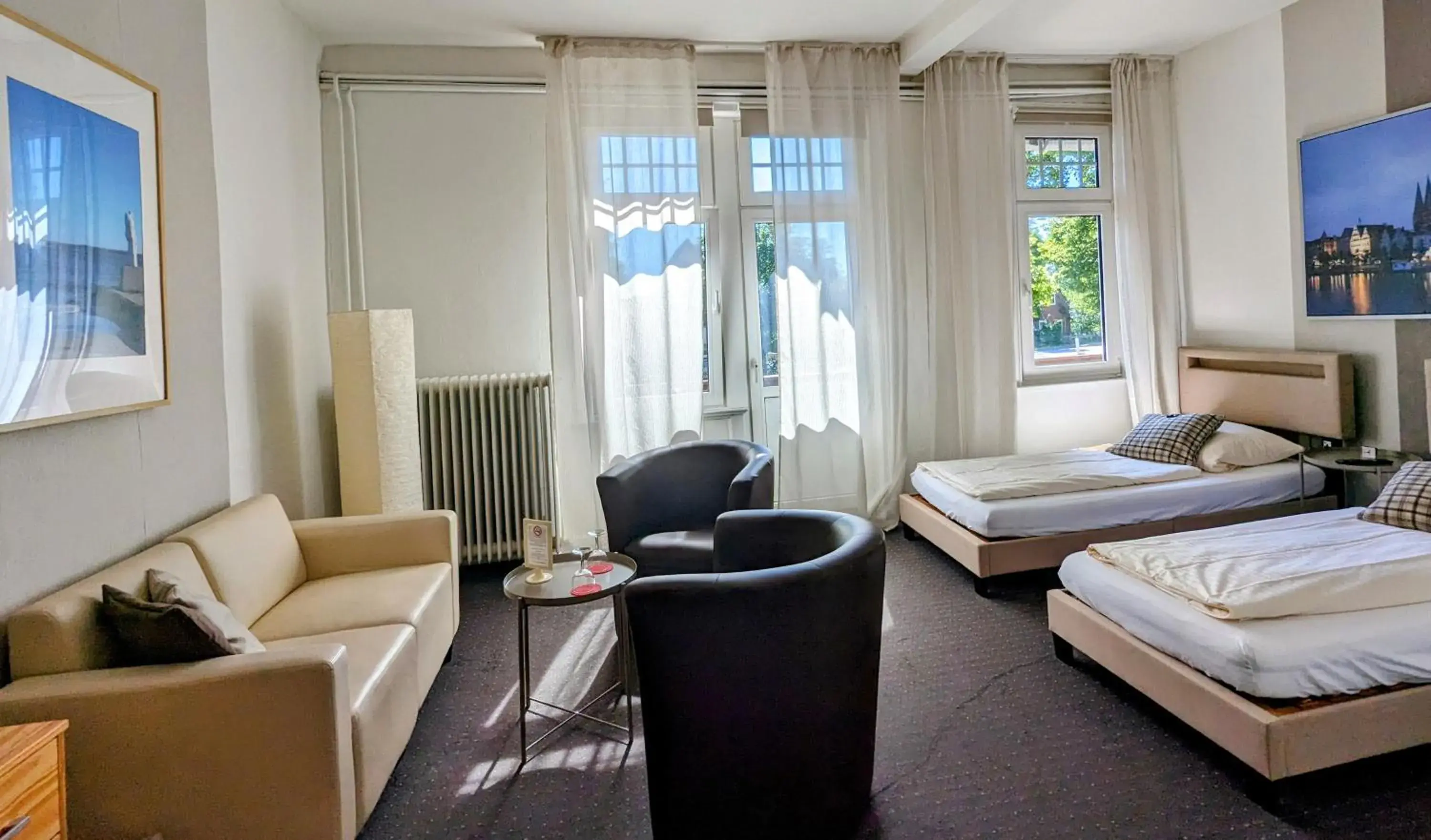 Twin Room - single occupancy in Hotel Schweizerhaus Twin Room - single occupancy in Hotel Schweizerhaus