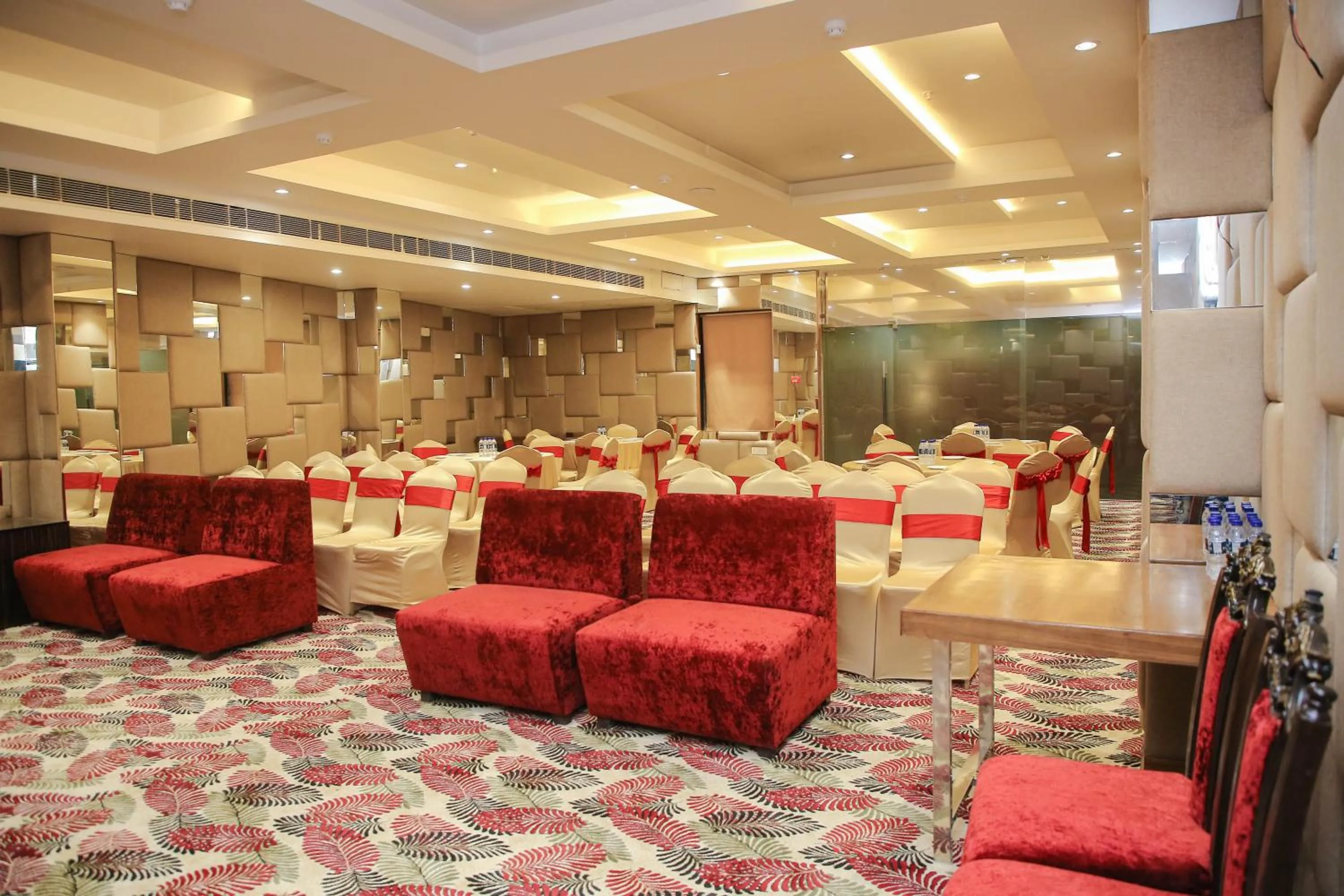 Banquet/Function facilities in Citrus Prime Raipur