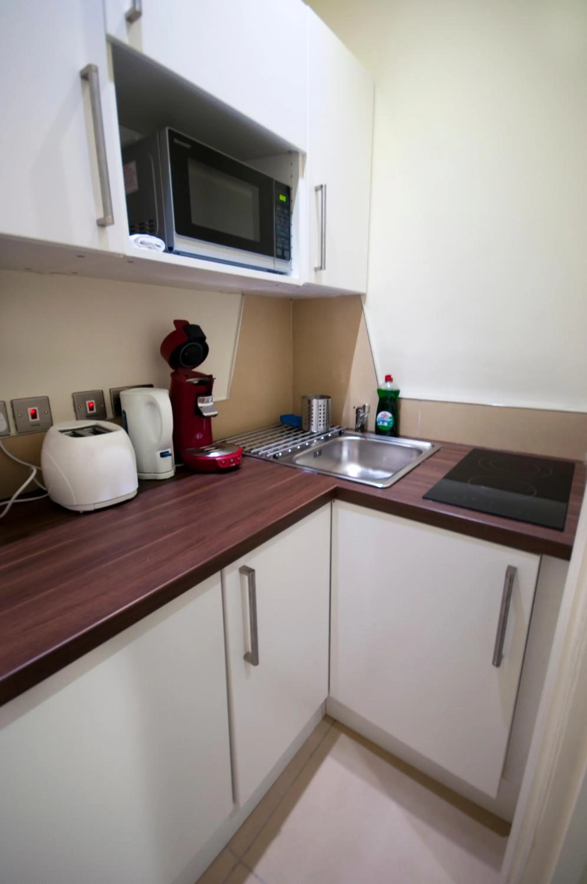 Coffee/tea facilities in Palmerston Suites