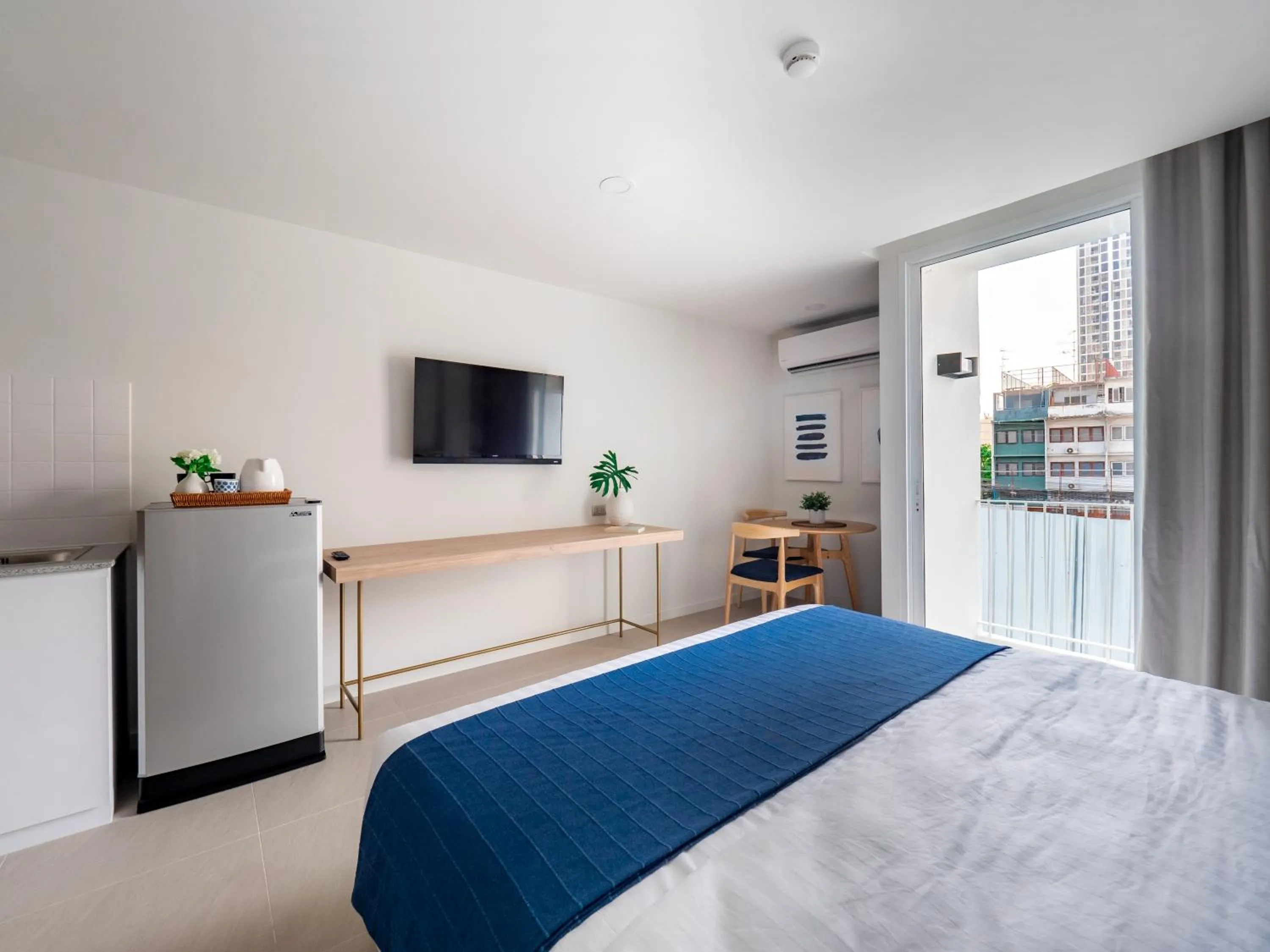 TV and multimedia, Bed in Blu 395