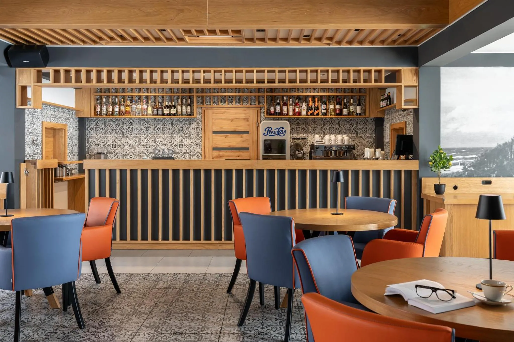 Restaurant/places to eat in Rezydencja AMBRE