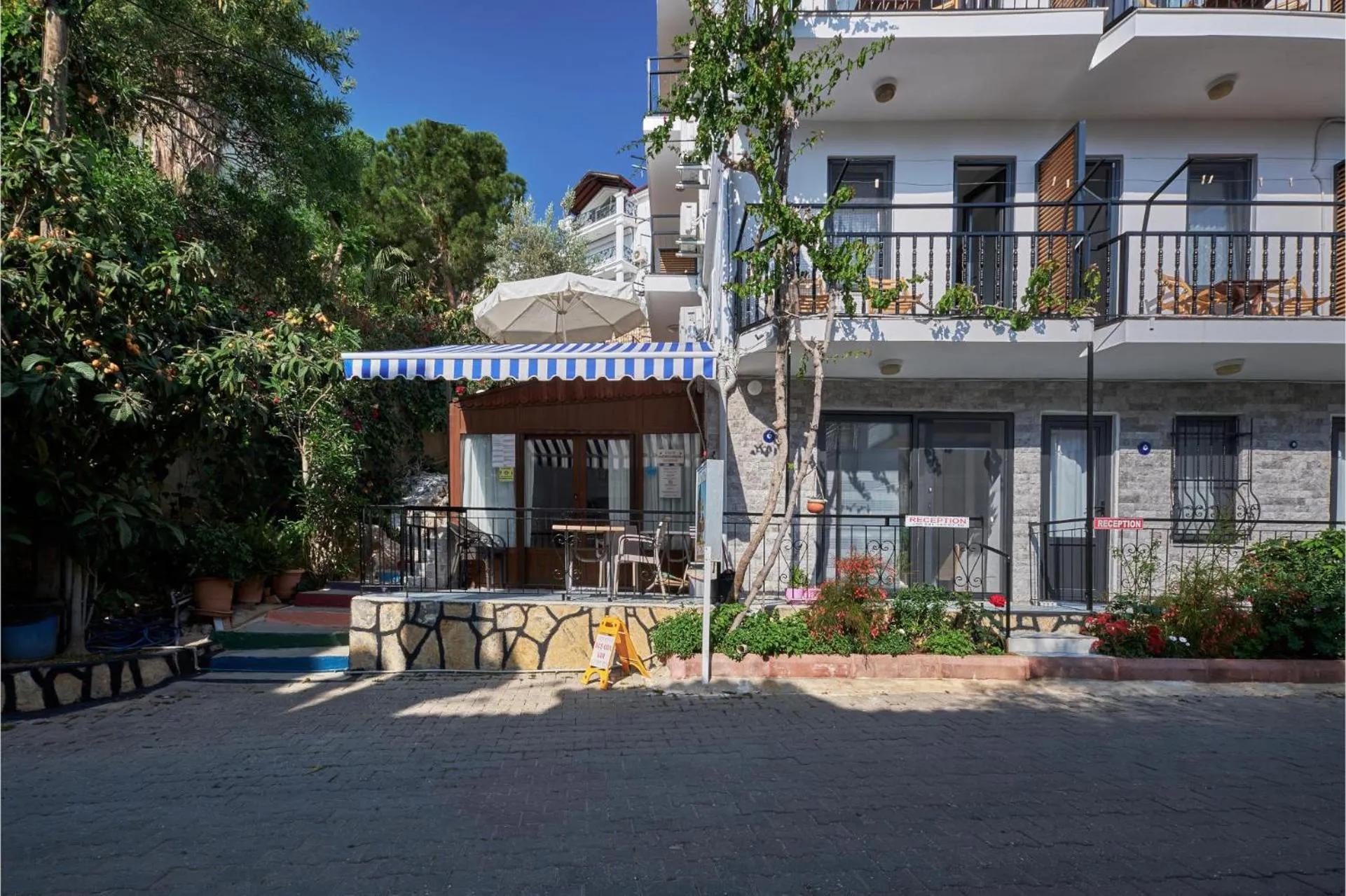 Property building in CARETTA PANSİYOn