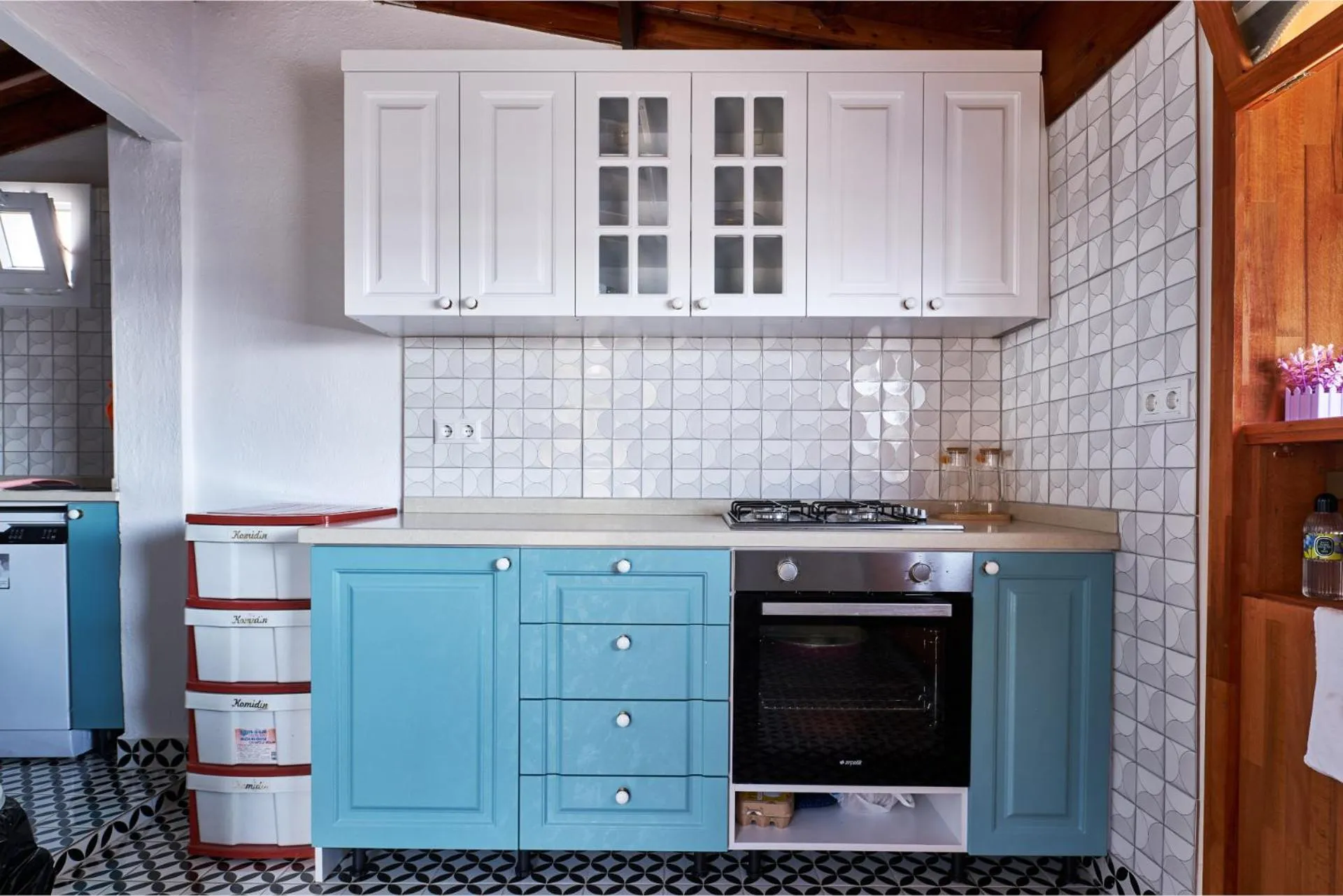 Kitchen or kitchenette in CARETTA PANSİYOn