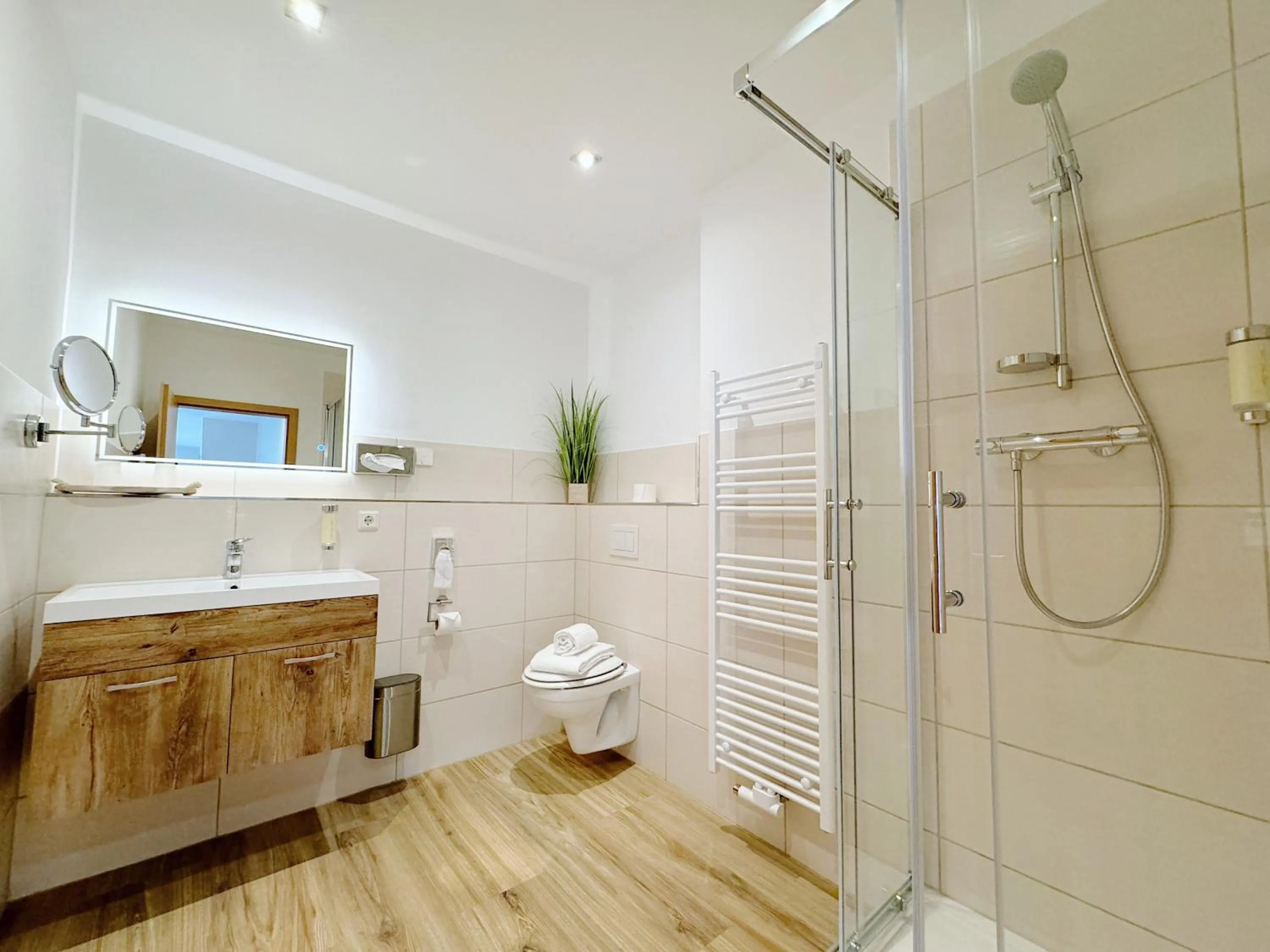 Shower in REGIOHOTEL Berghotel Ilsenburg - #Panoramablick #Wellness #Wallbox #GroßesAbendbuffet