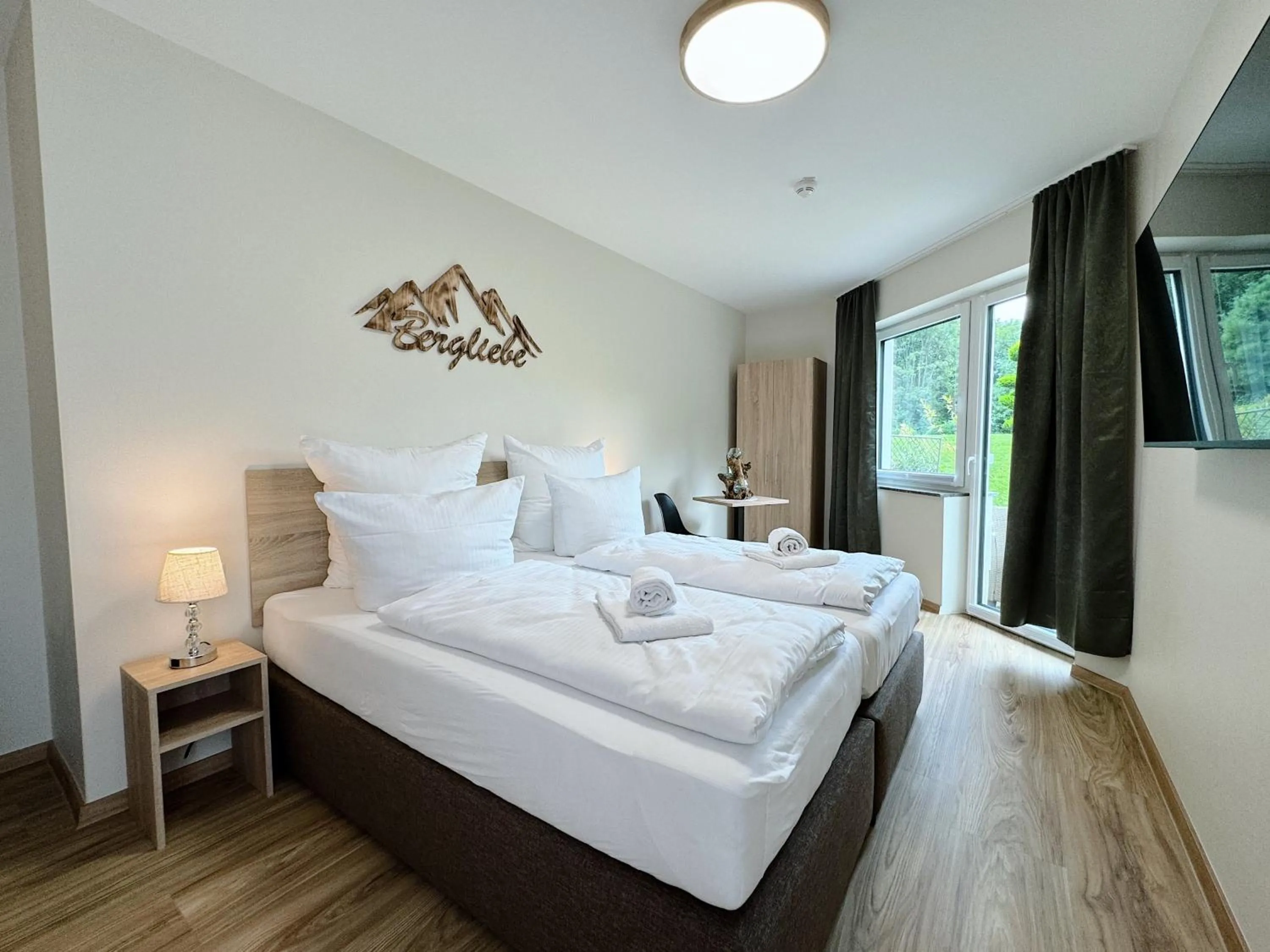 Bed in REGIOHOTEL Berghotel Ilsenburg - #Panoramablick #Wellness #Wallbox #GroßesAbendbuffet