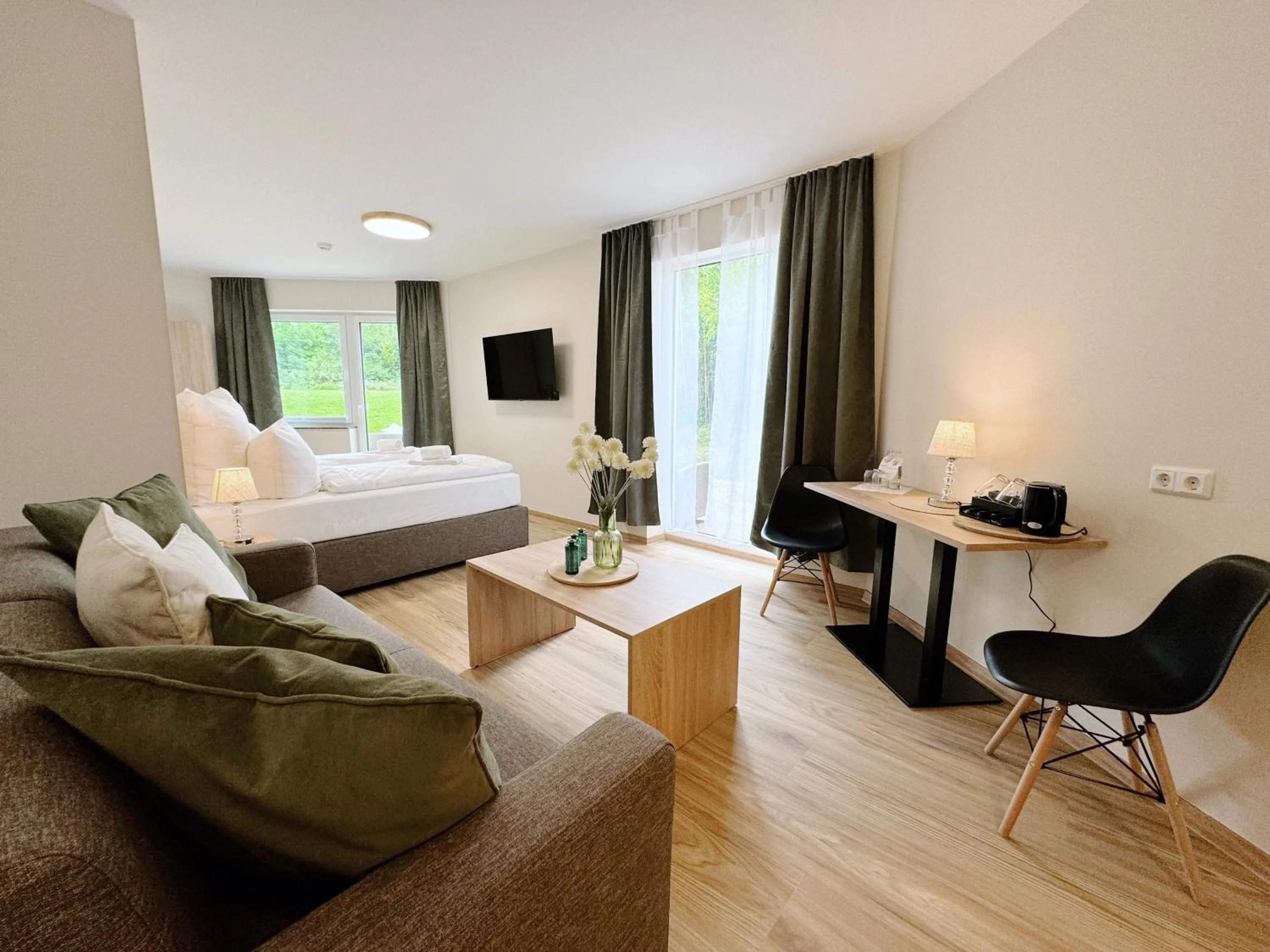 TV and multimedia, Bed in REGIOHOTEL Berghotel Ilsenburg - #Panoramablick #Wellness #Wallbox #GroßesAbendbuffet
