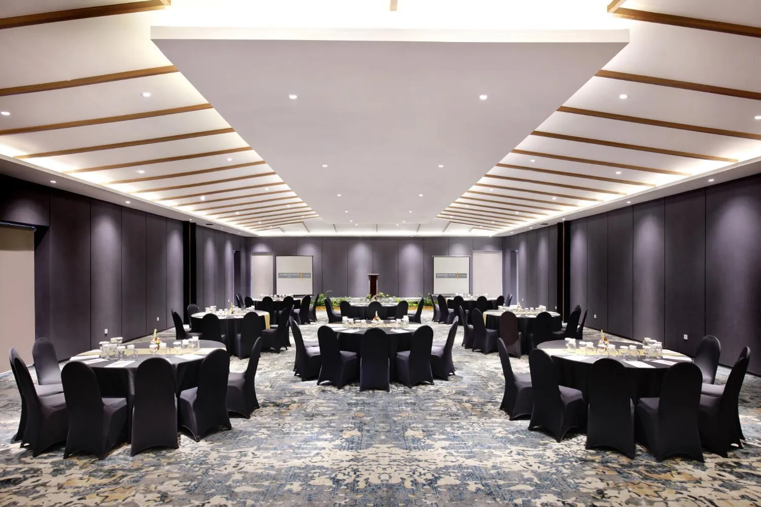 Meeting/conference room in Harper Kuta Hotel by ASTON