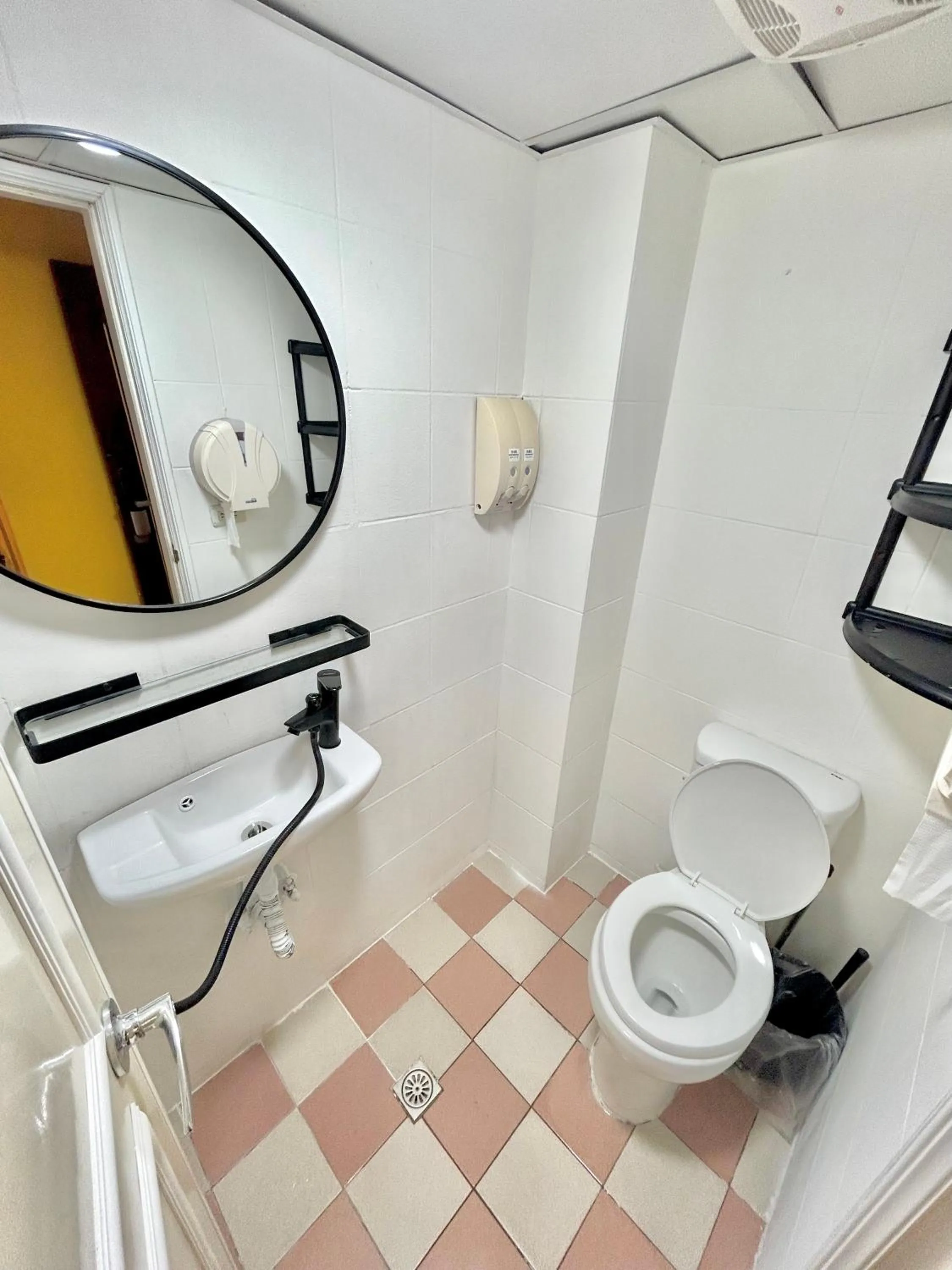 Bathroom in Taipei Triple Tiger Inn