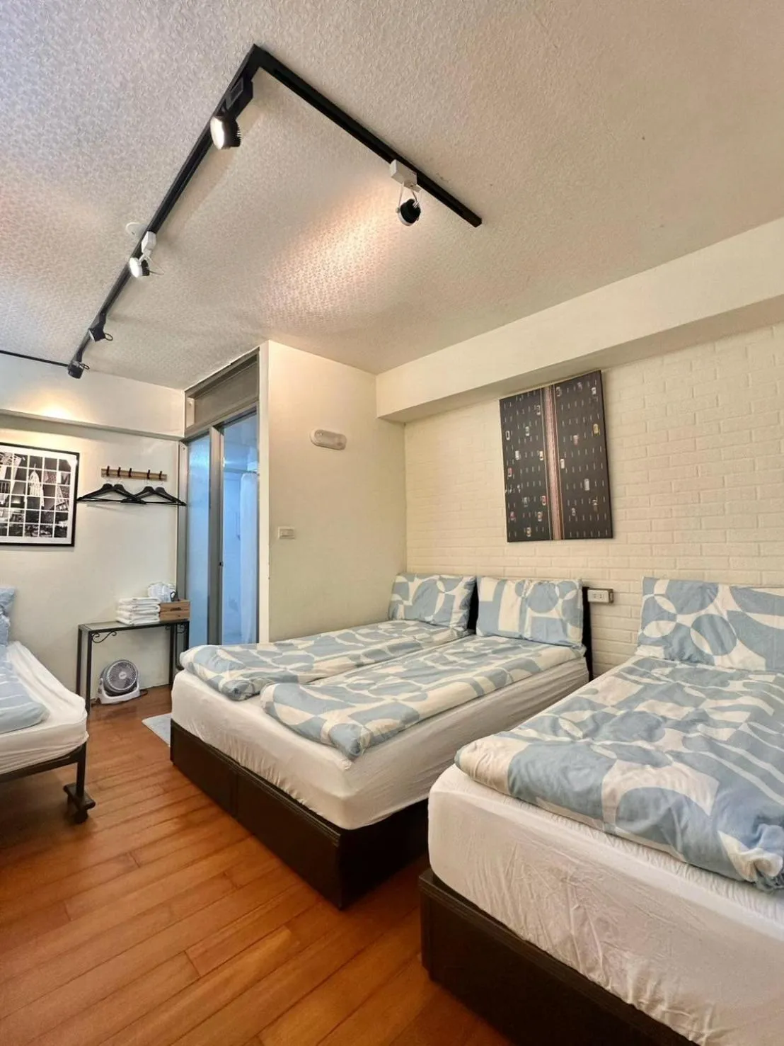 Photo of the whole room, Bed in Taipei Triple Tiger Inn