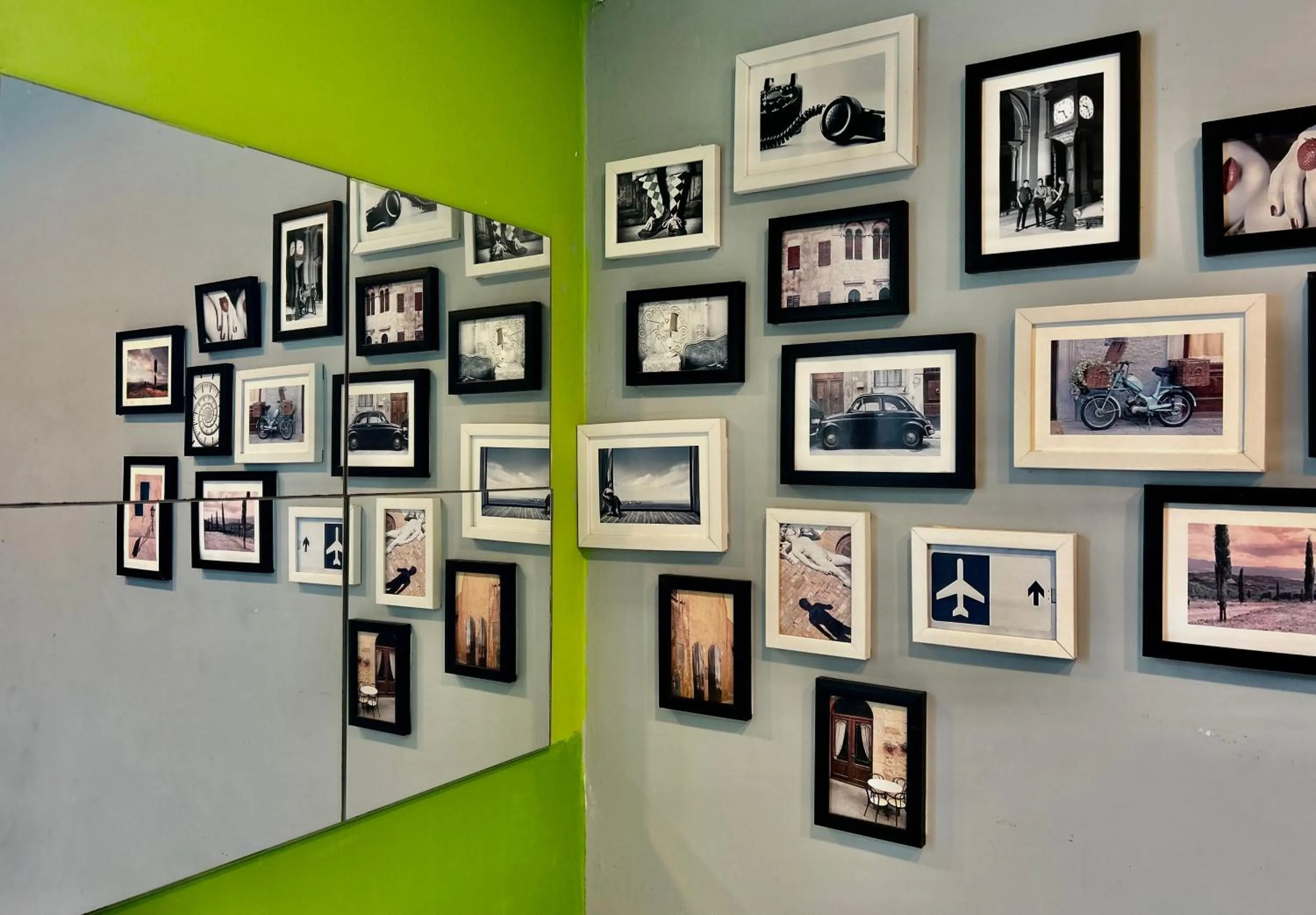 Photo of the whole room in Taipei Triple Tiger Inn