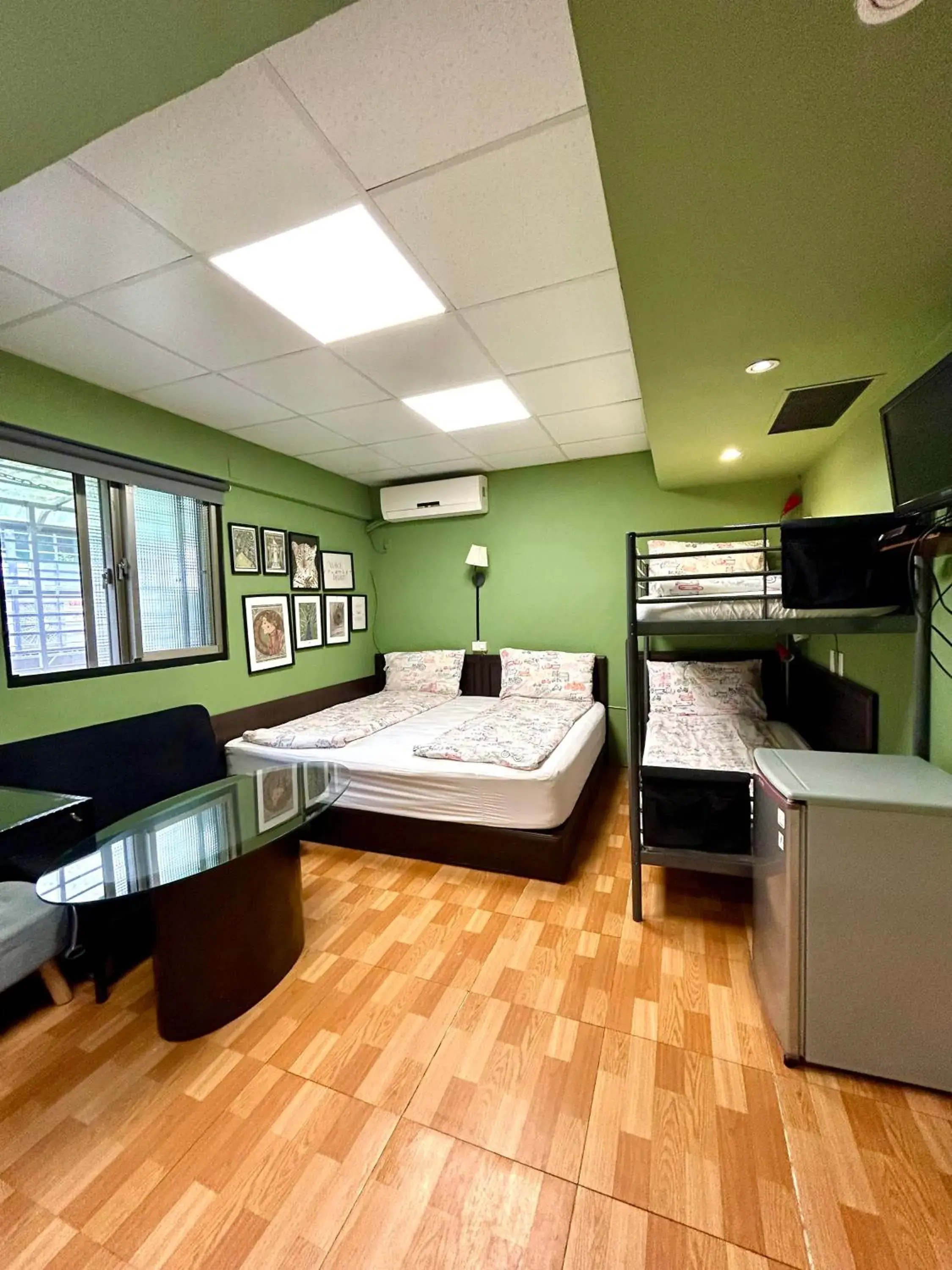 Photo of the whole room, Bed in Taipei Triple Tiger Inn Photo of the whole room, Bed in Taipei Triple Tiger Inn