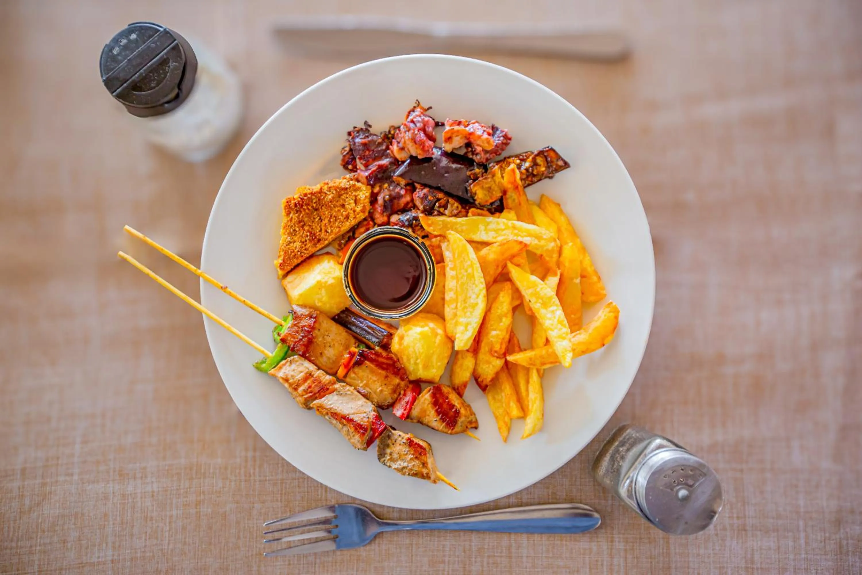 Restaurant/places to eat in AHG Waridi Beach Resort &amp; SPA