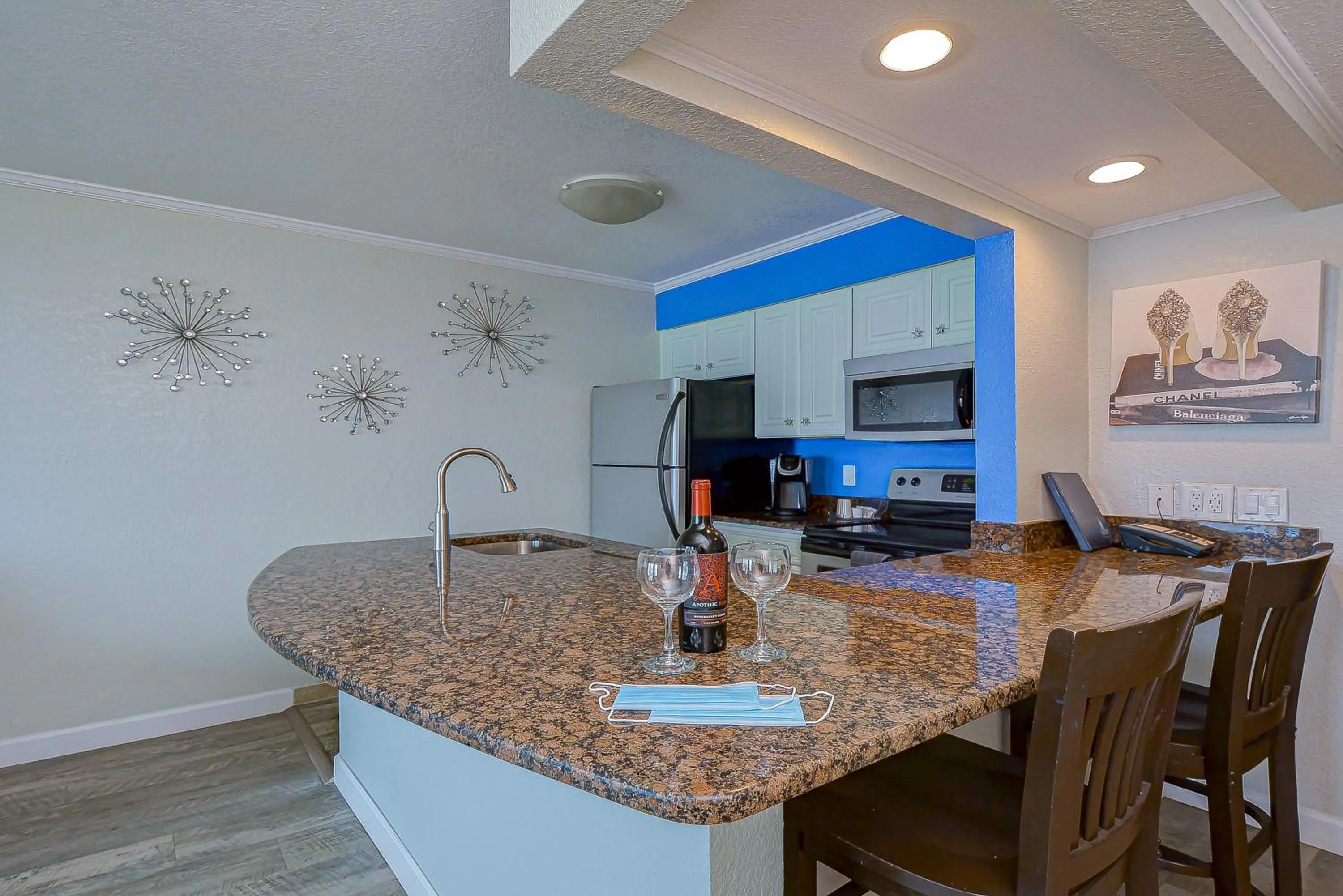 441-Waterfront, Amazing Views, WIFI, Pool and close to BUCS Stadium