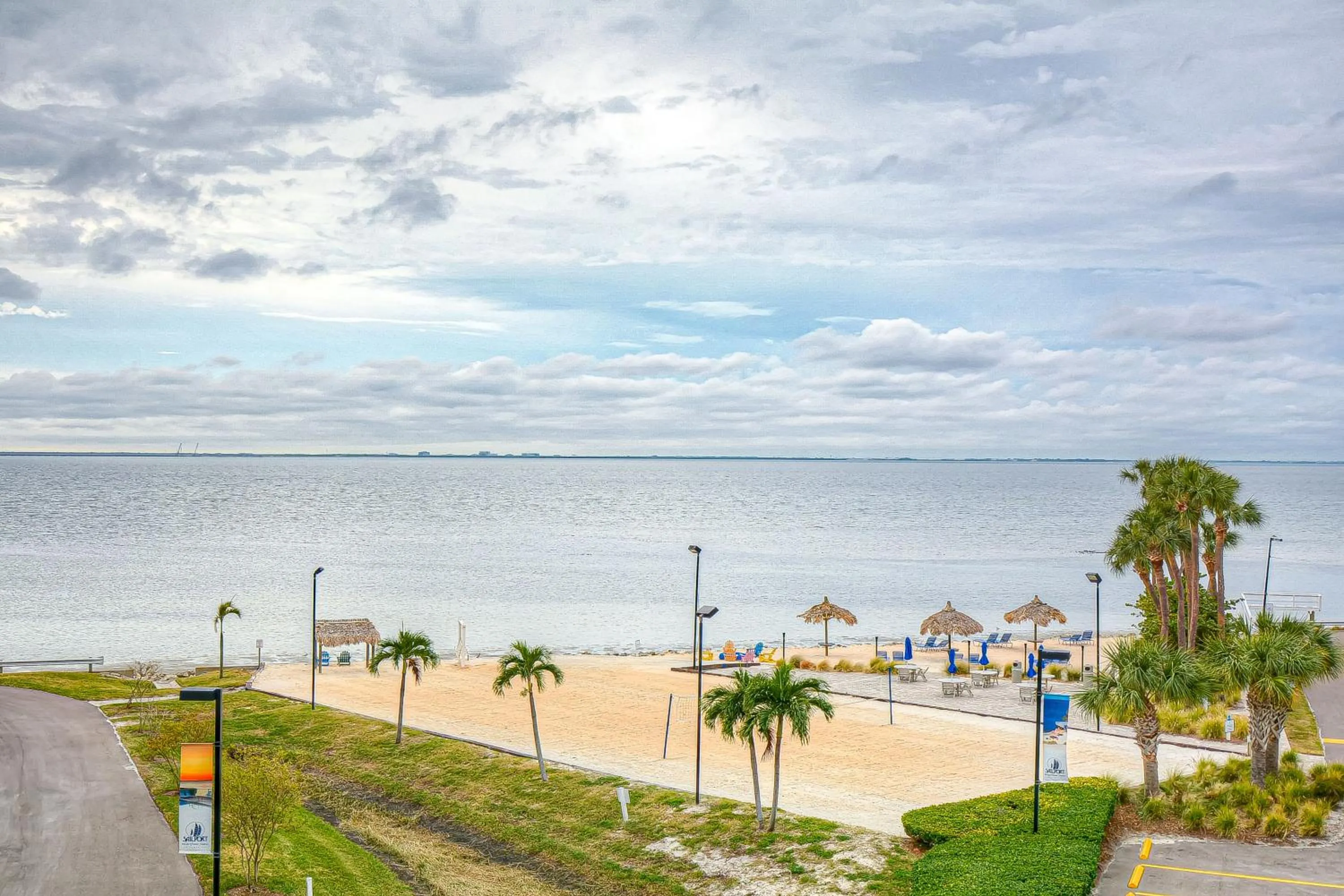 Sea view in 441-Waterfront, Amazing Views, WIFI, Pool and close to BUCS Stadium