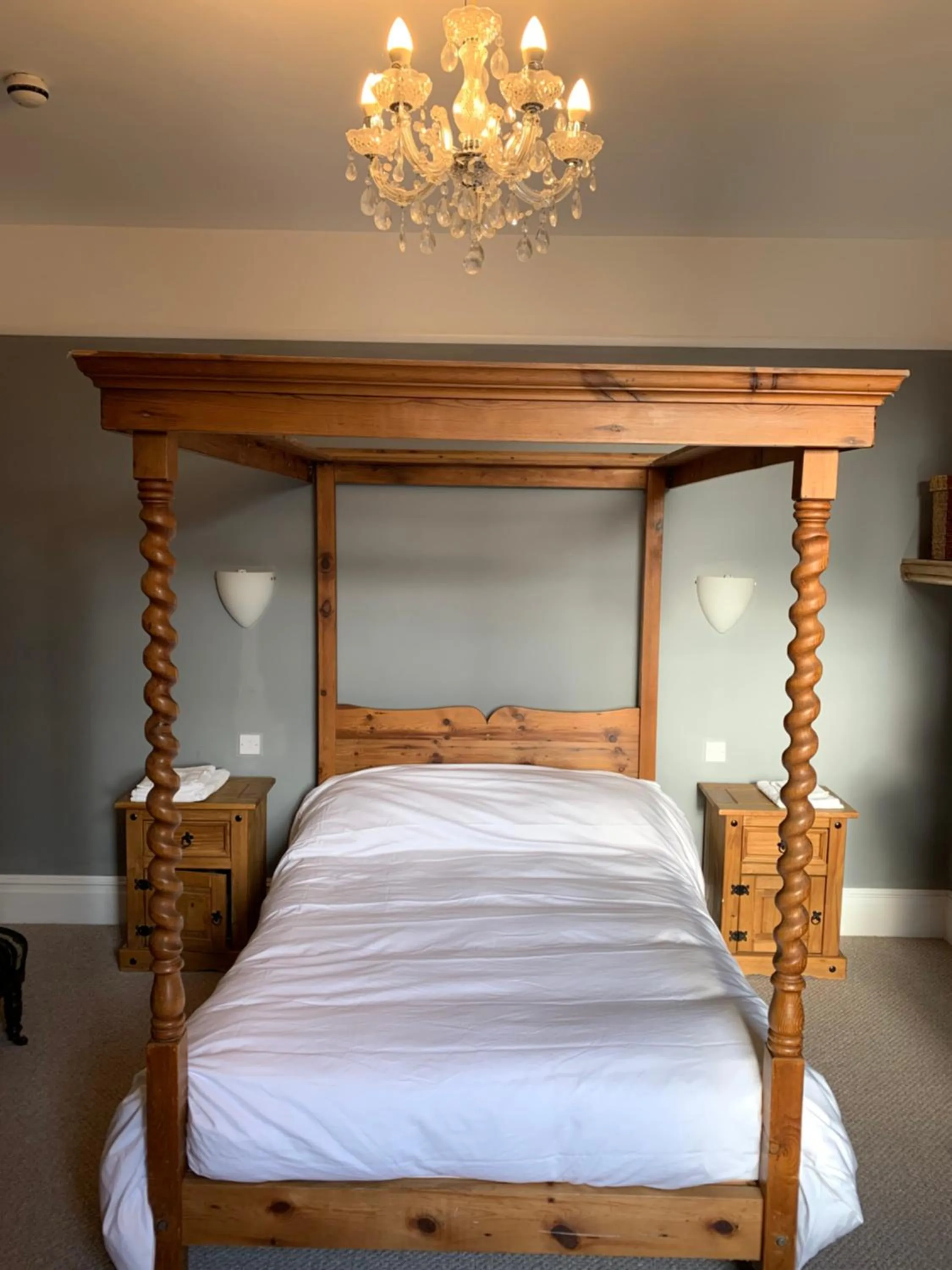 Bed in Lansdown House Bed & Breakfast