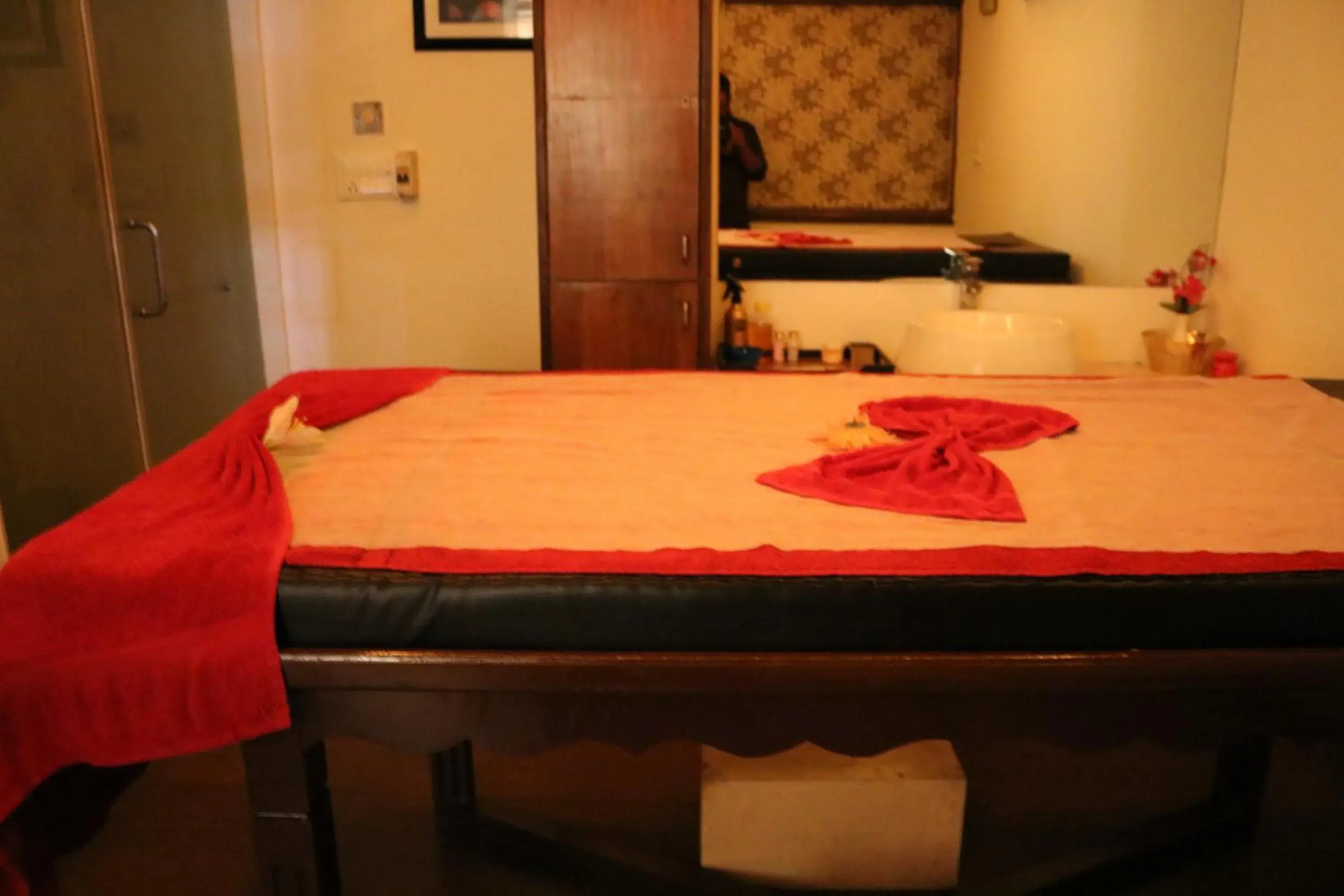 Spa and wellness centre/facilities, Bed in Inder Residency Resort & Spa Udaipur Spa and wellness centre/facilities, Bed in Inder Residency Resort & Spa Udaipur