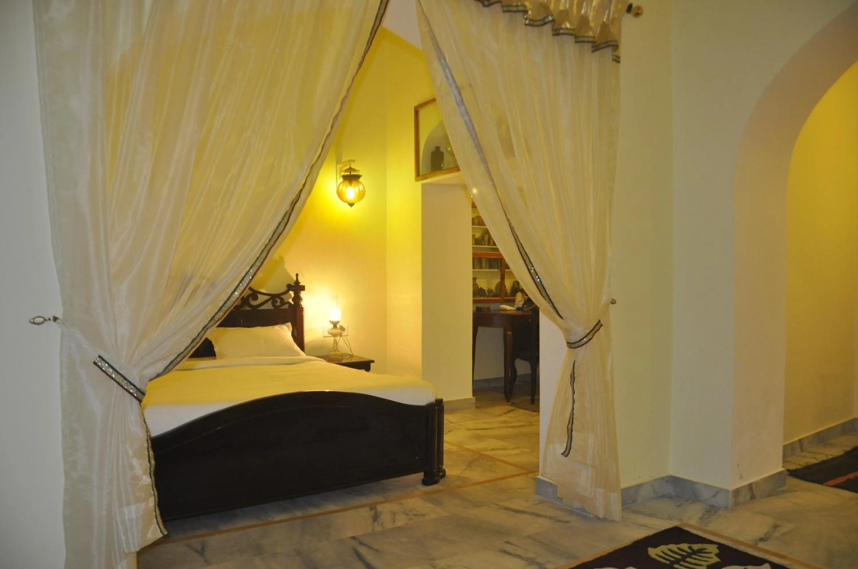 Shower, Bed in Castle Khandela A Heritage Castle