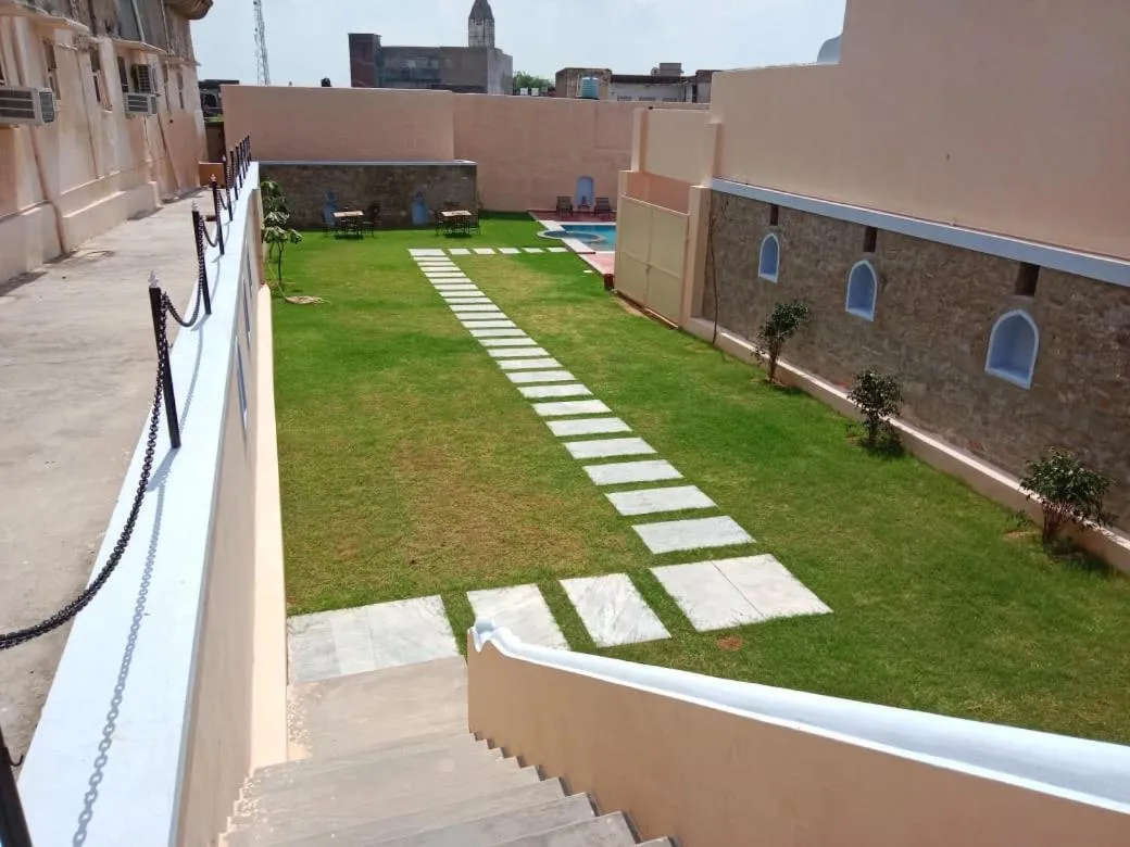 Swimming pool in Castle Khandela A Heritage Castle