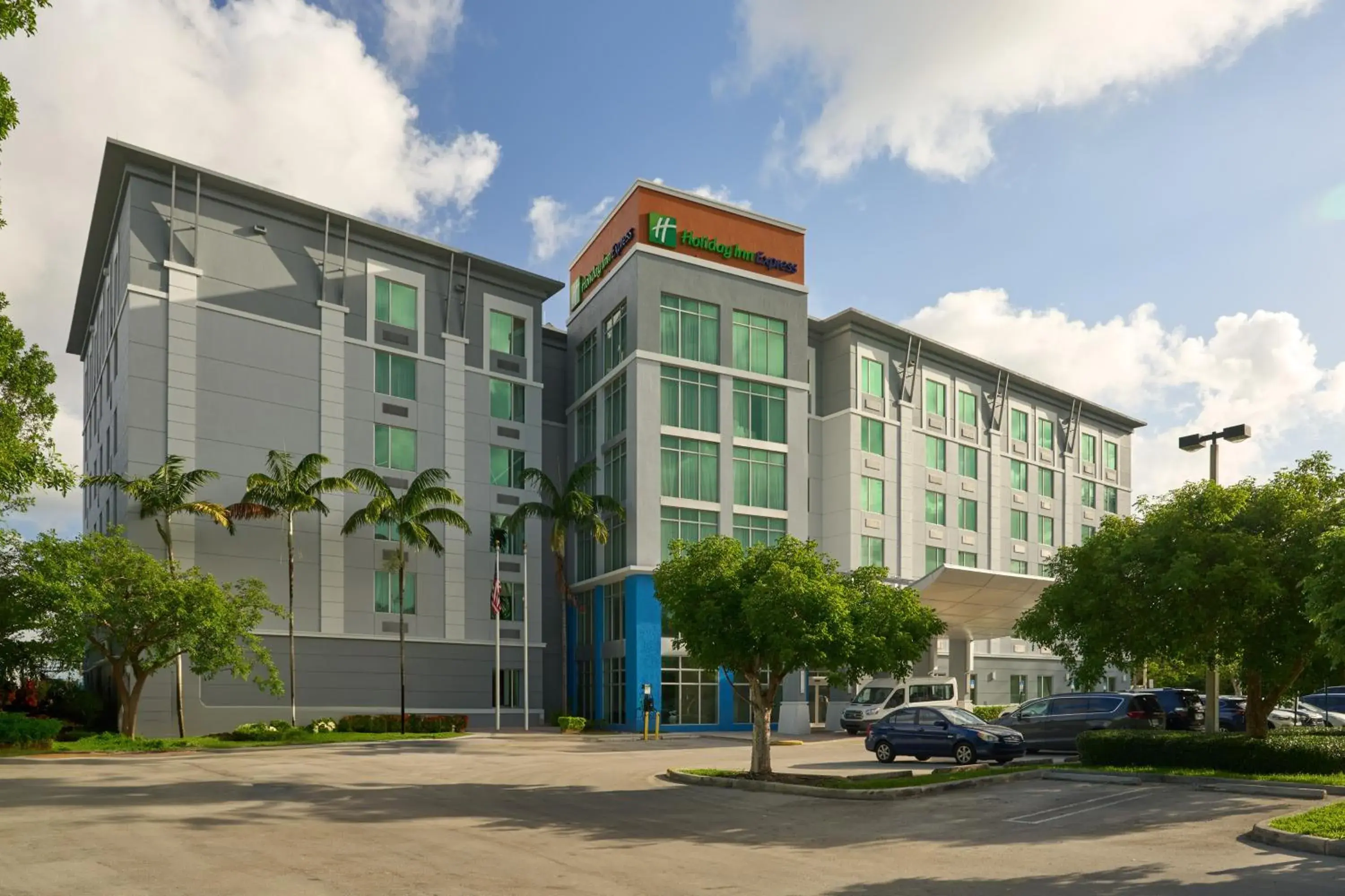 Property building in Holiday Inn Express Miami Airport-Blue Lagoon Area by IHG Property building in Holiday Inn Express Miami Airport-Blue Lagoon Area by IHG