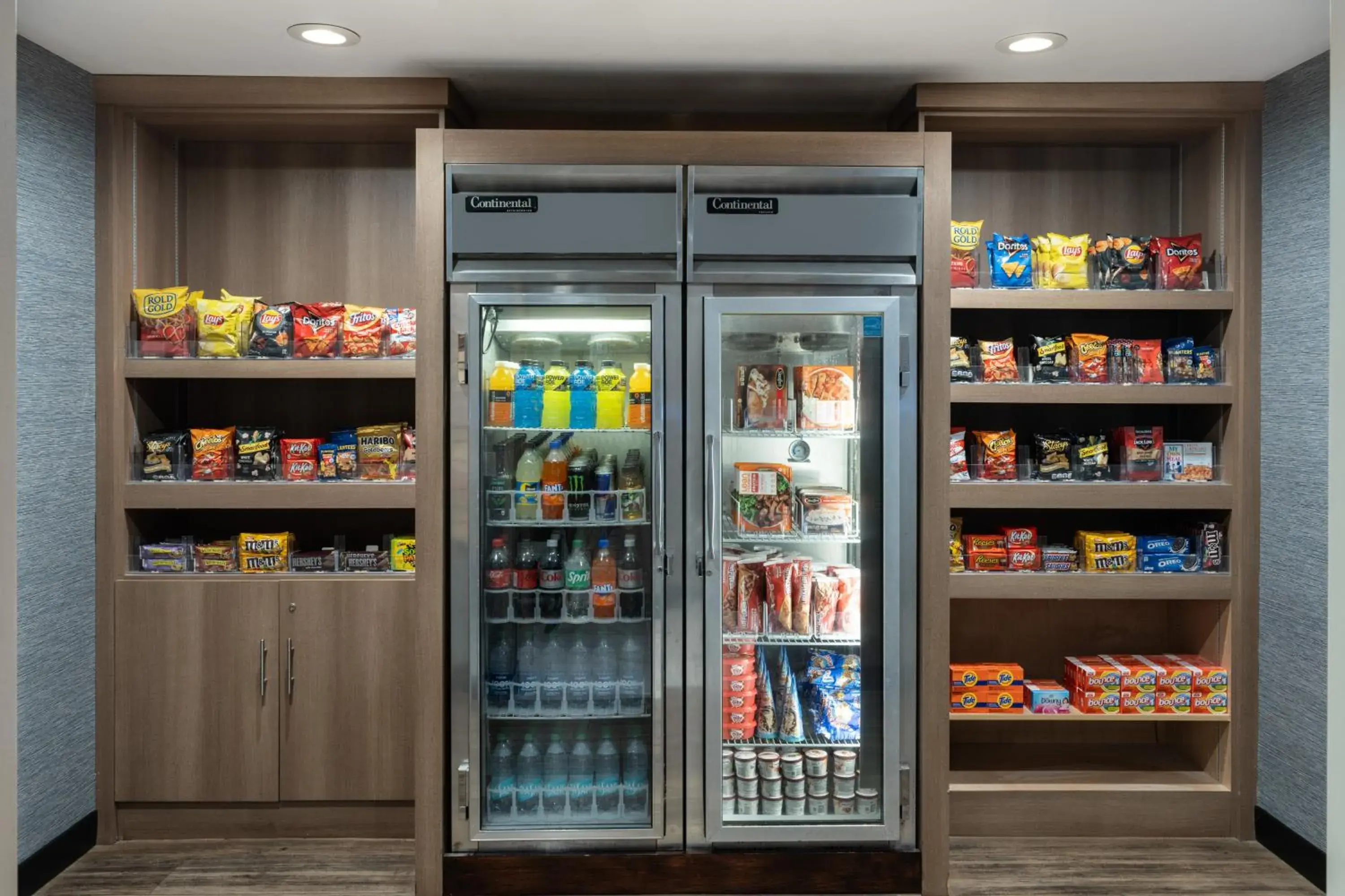 Food and drinks in Holiday Inn Express Miami Airport-Blue Lagoon Area by IHG Food and drinks in Holiday Inn Express Miami Airport-Blue Lagoon Area by IHG