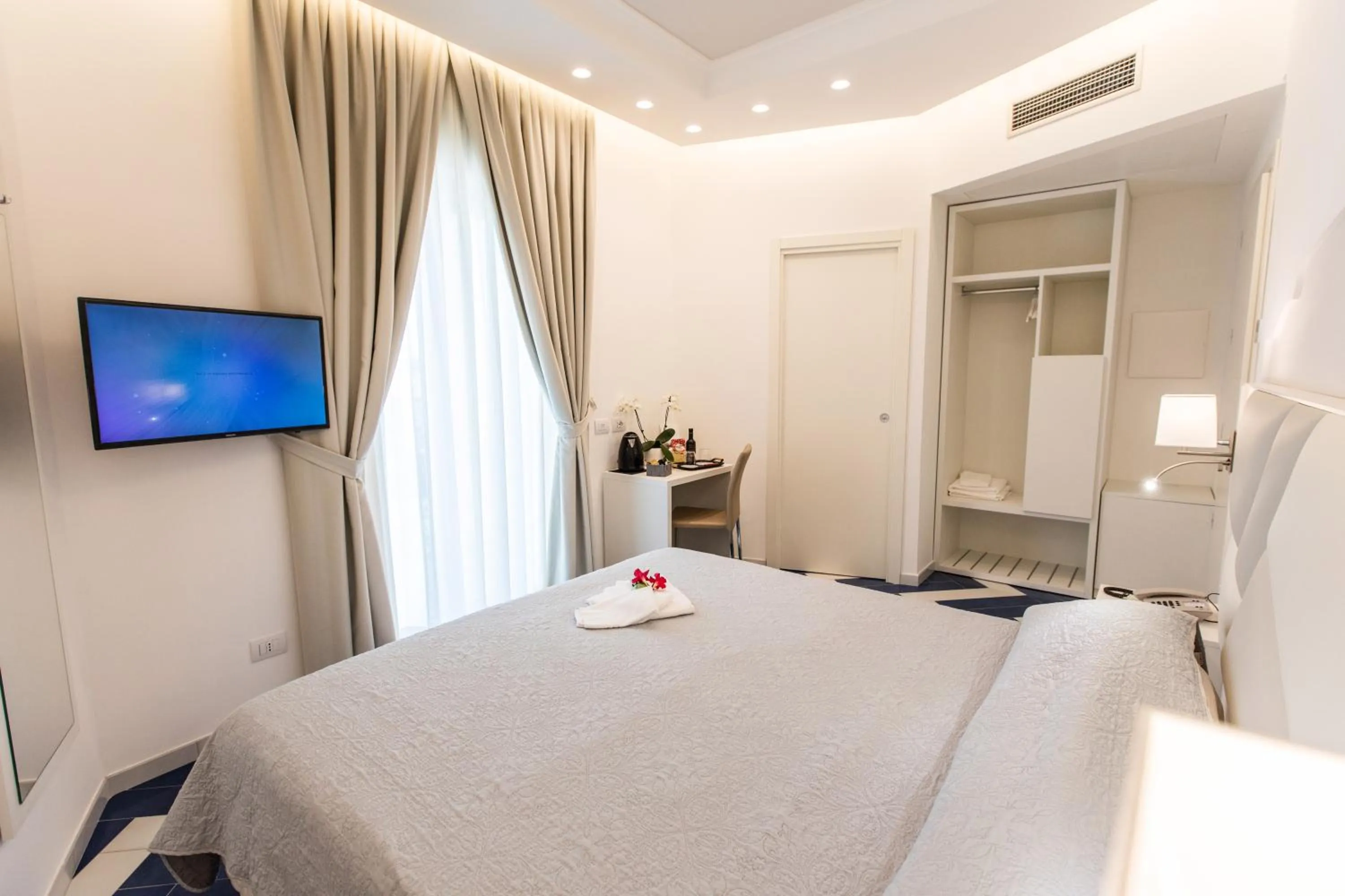 Photo of the whole room in Hotel le Rocce - Agerola, Amalfi Coast