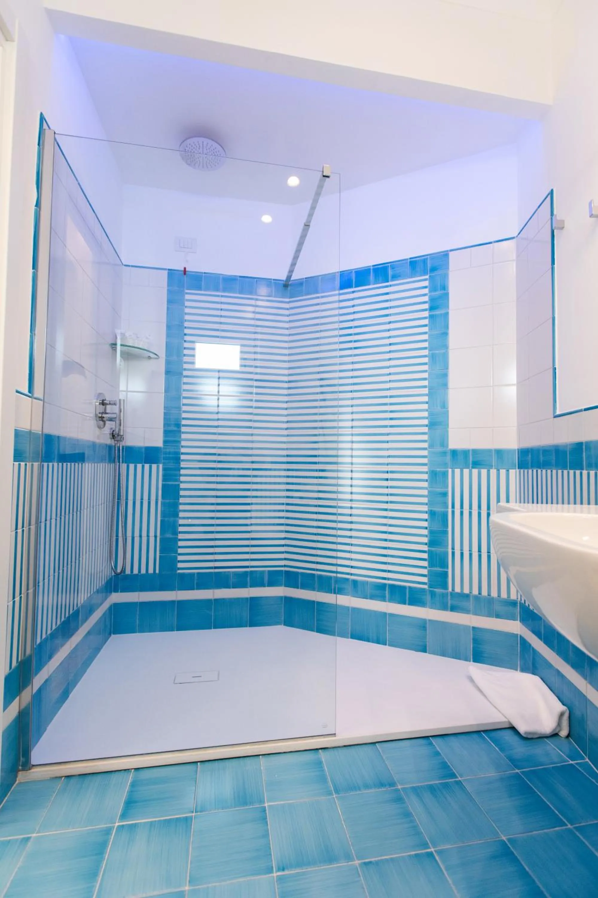 Shower in Hotel le Rocce - Agerola, Amalfi Coast