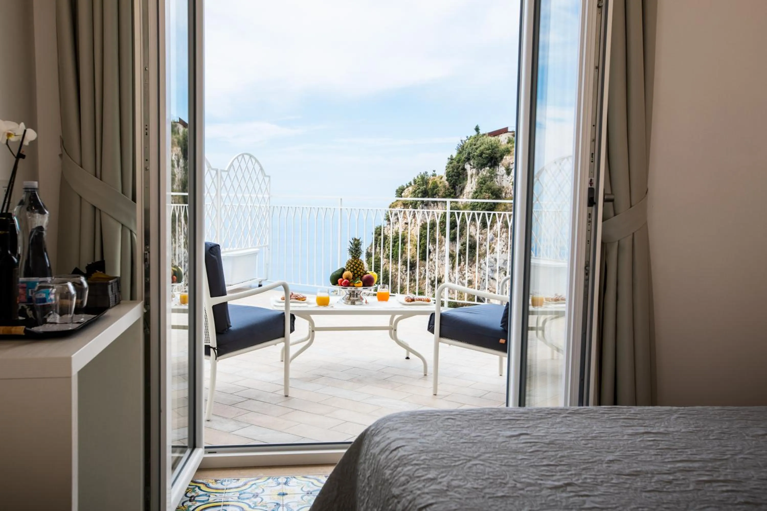 Photo of the whole room in Hotel le Rocce - Agerola, Amalfi Coast