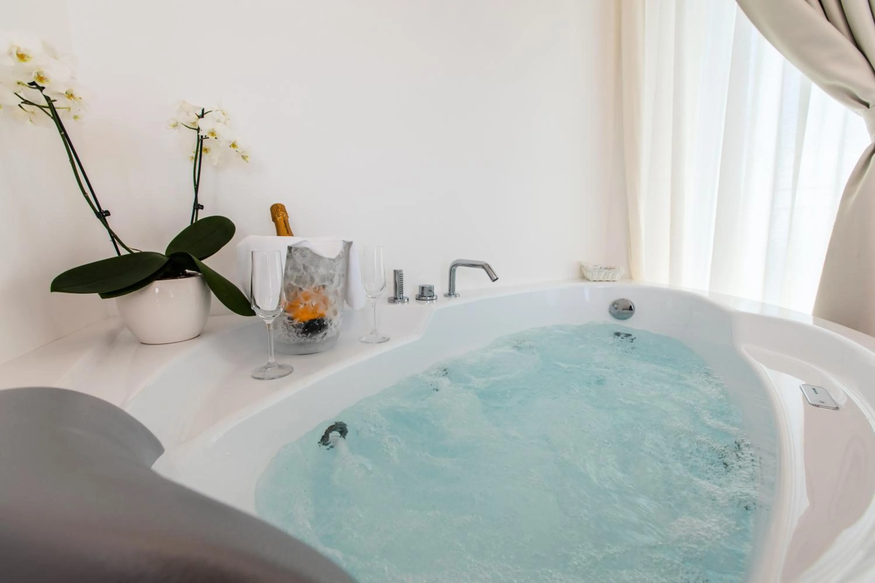 Bath in Hotel le Rocce - Agerola, Amalfi Coast