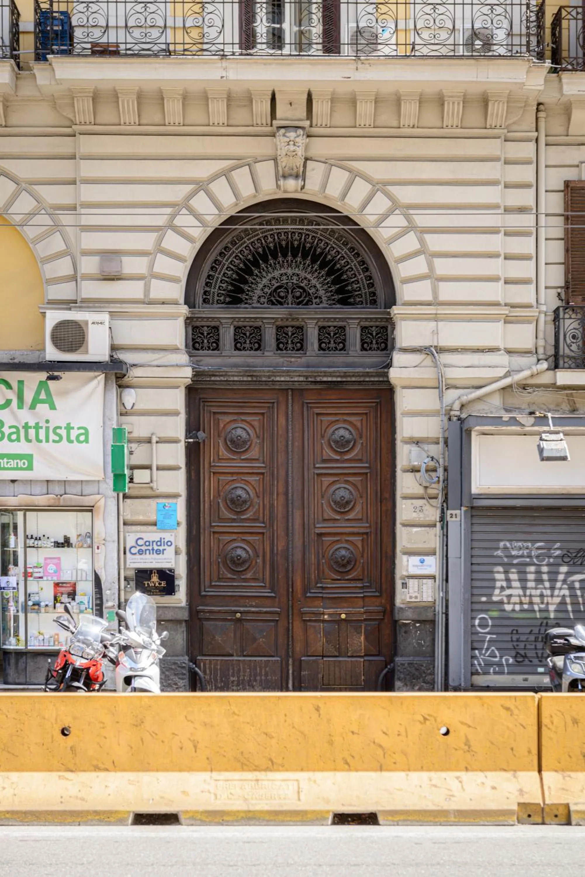 Property building in Napoliving