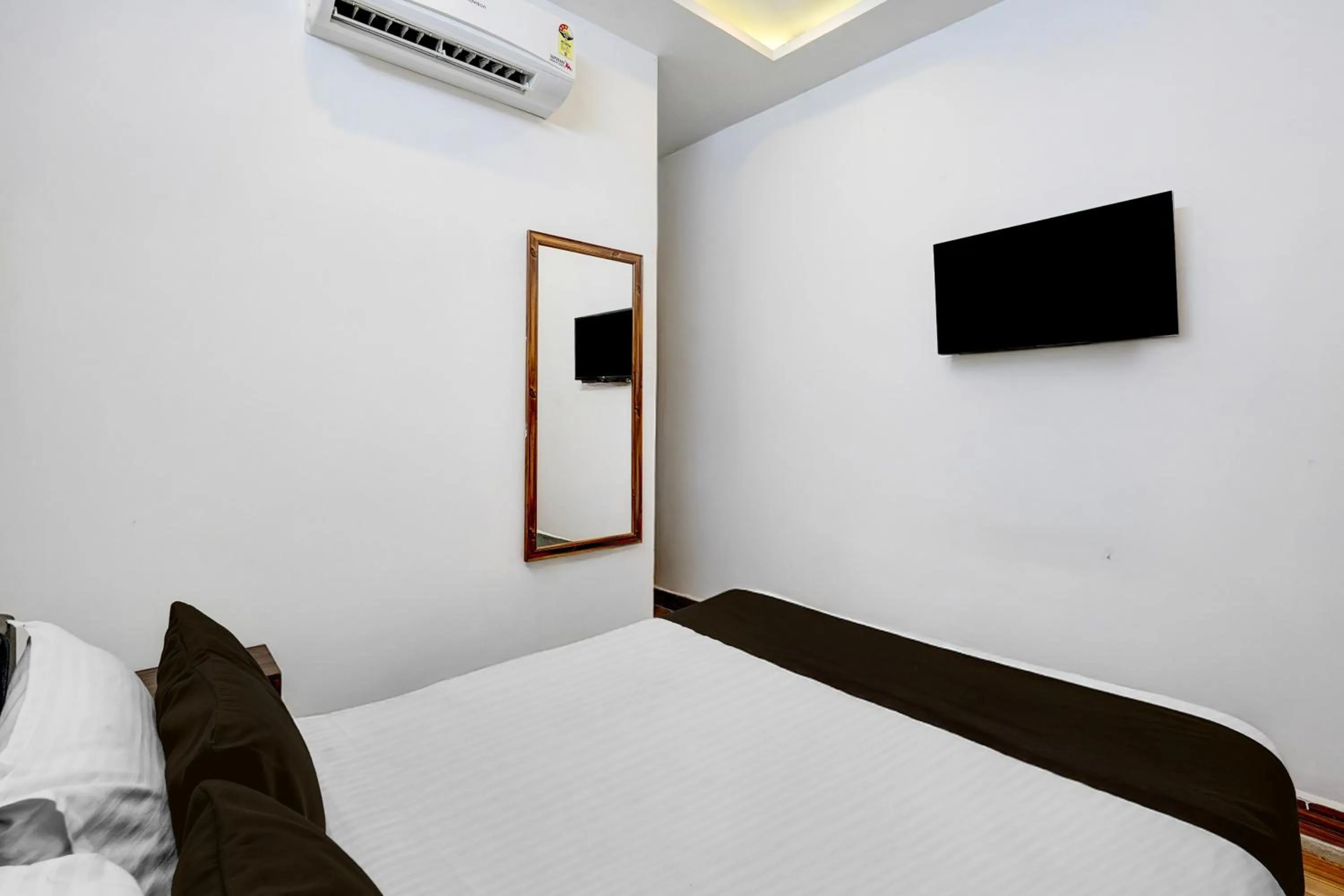 Bedroom, Bed in Townhouse Auroville Beach Formerly De Heritage