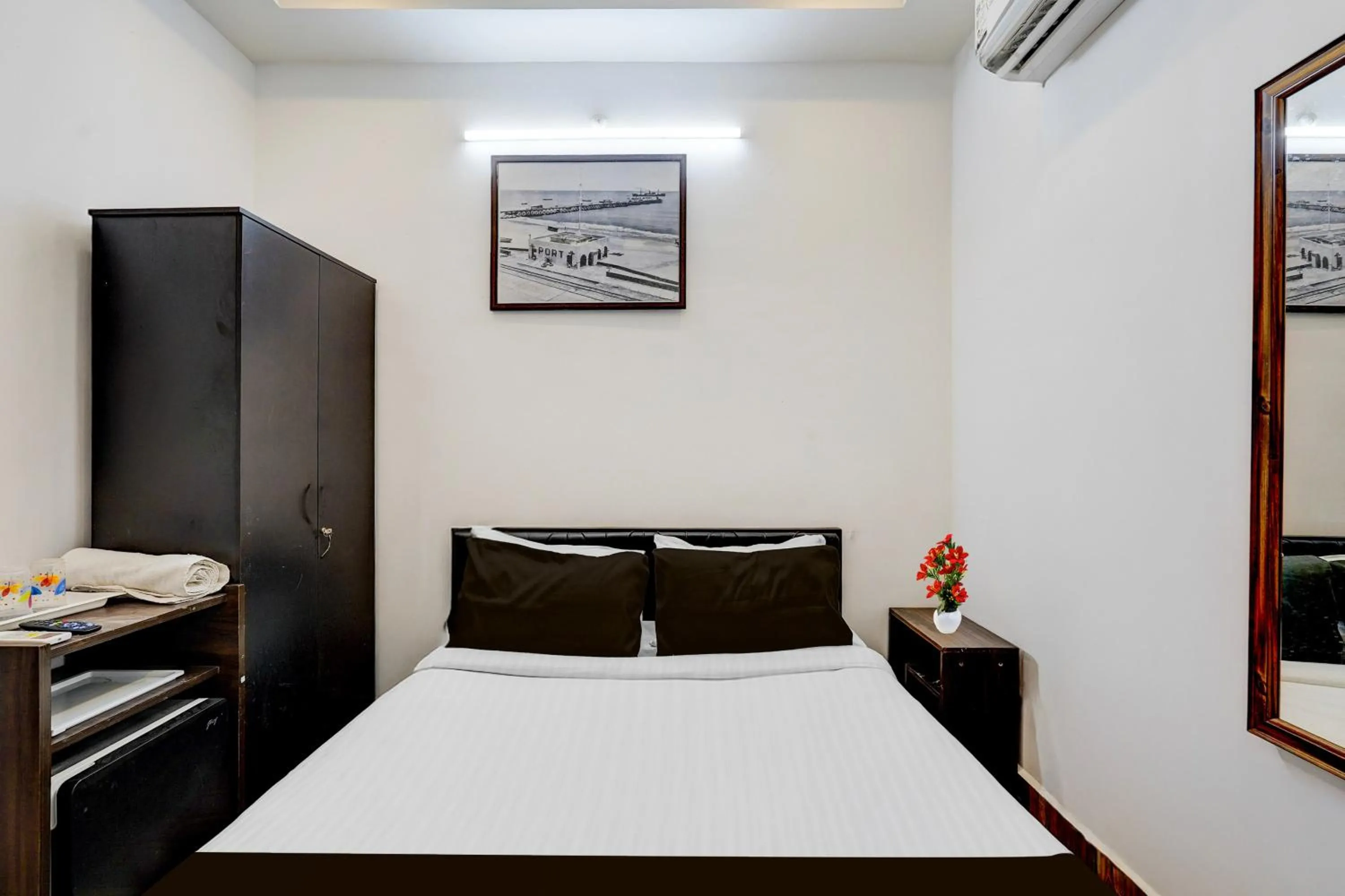 Bedroom, Bed in Townhouse Auroville Beach Formerly De Heritage