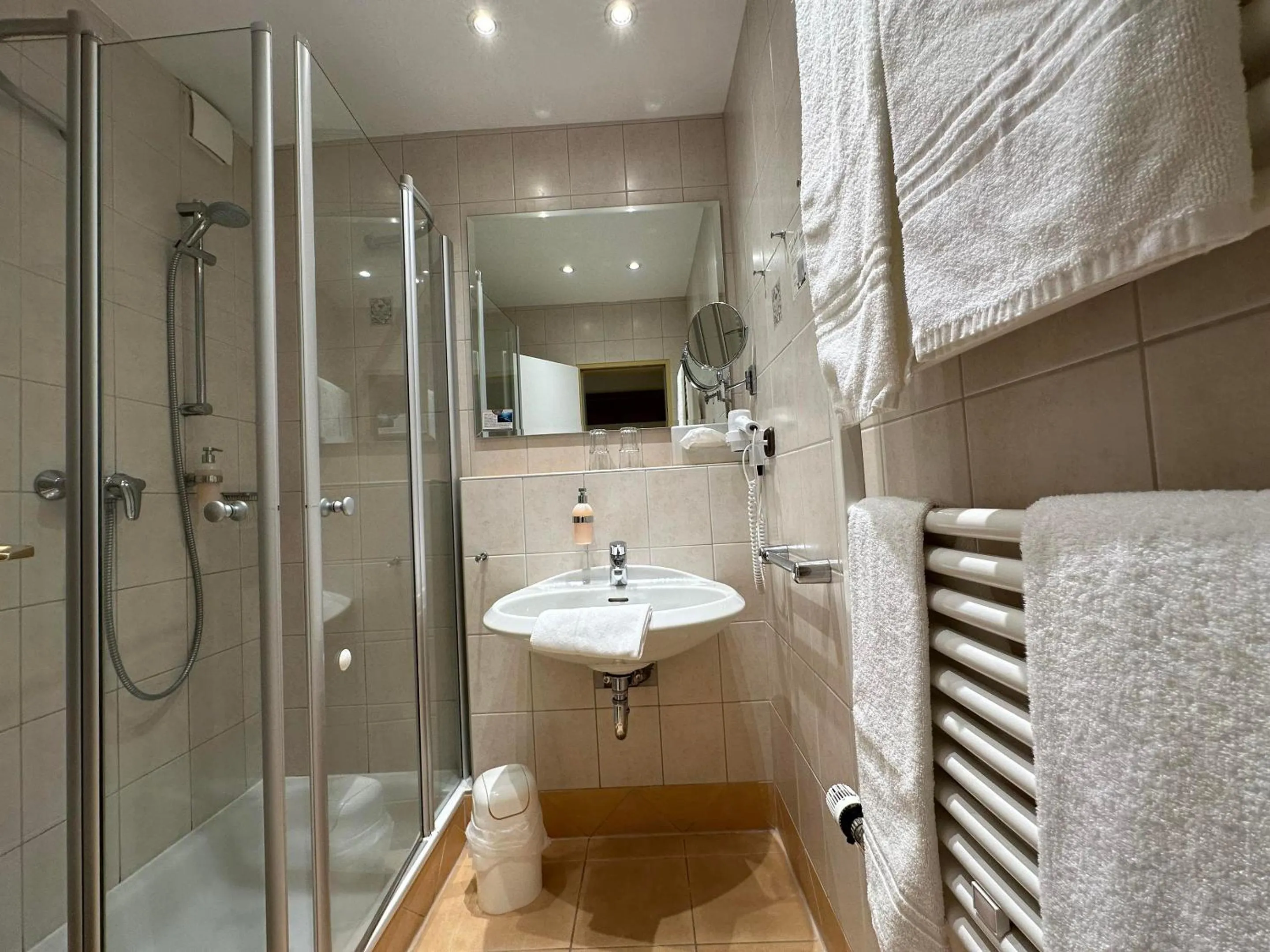 Shower in Köhlers Forsthaus Wellness & Genuss Hotel