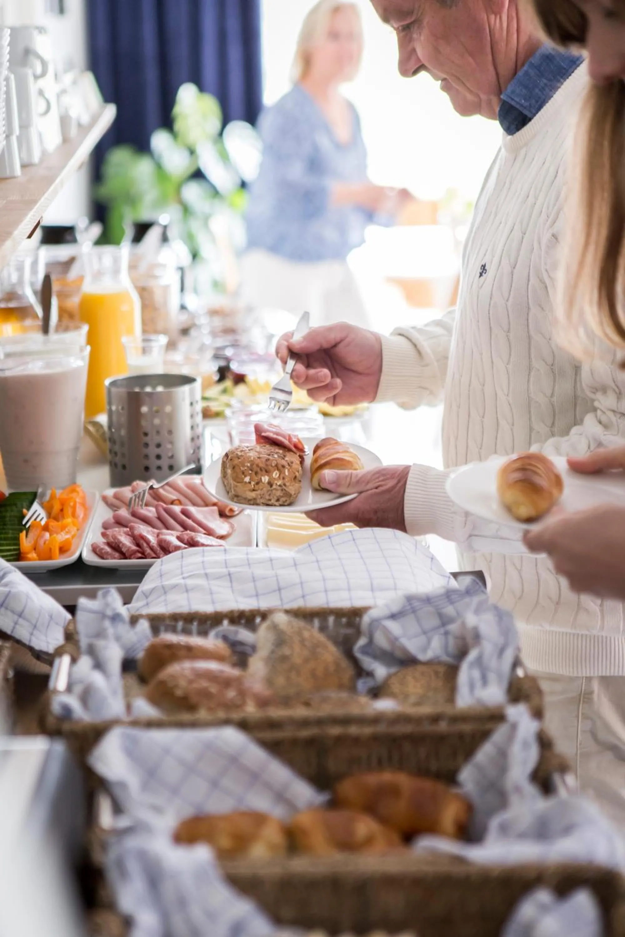 Buffet breakfast in Linnéplatsens Hotell & Vandrarhem