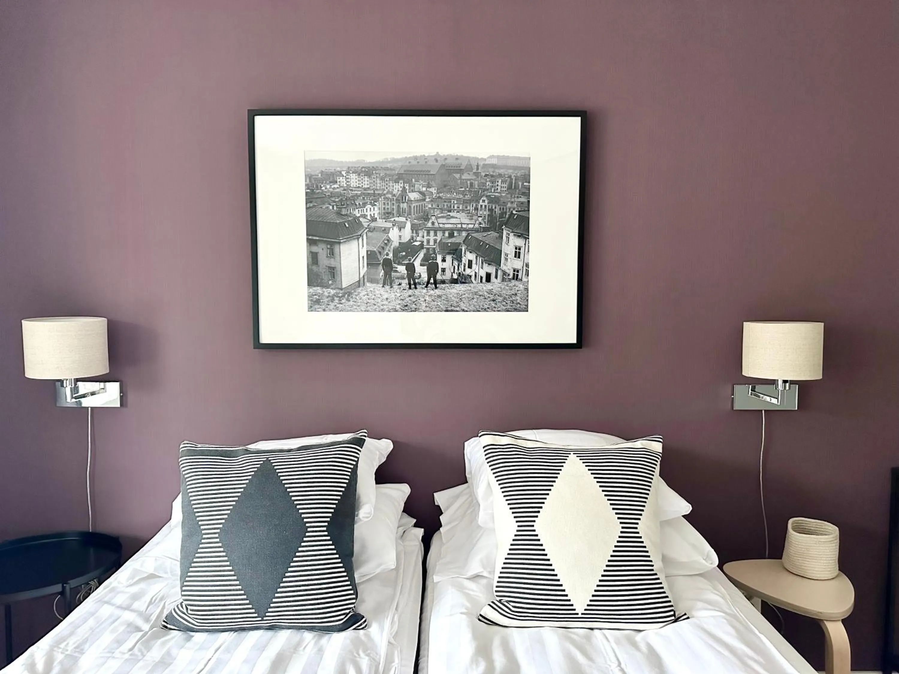 Bed in Linnéplatsens Hotell & Vandrarhem