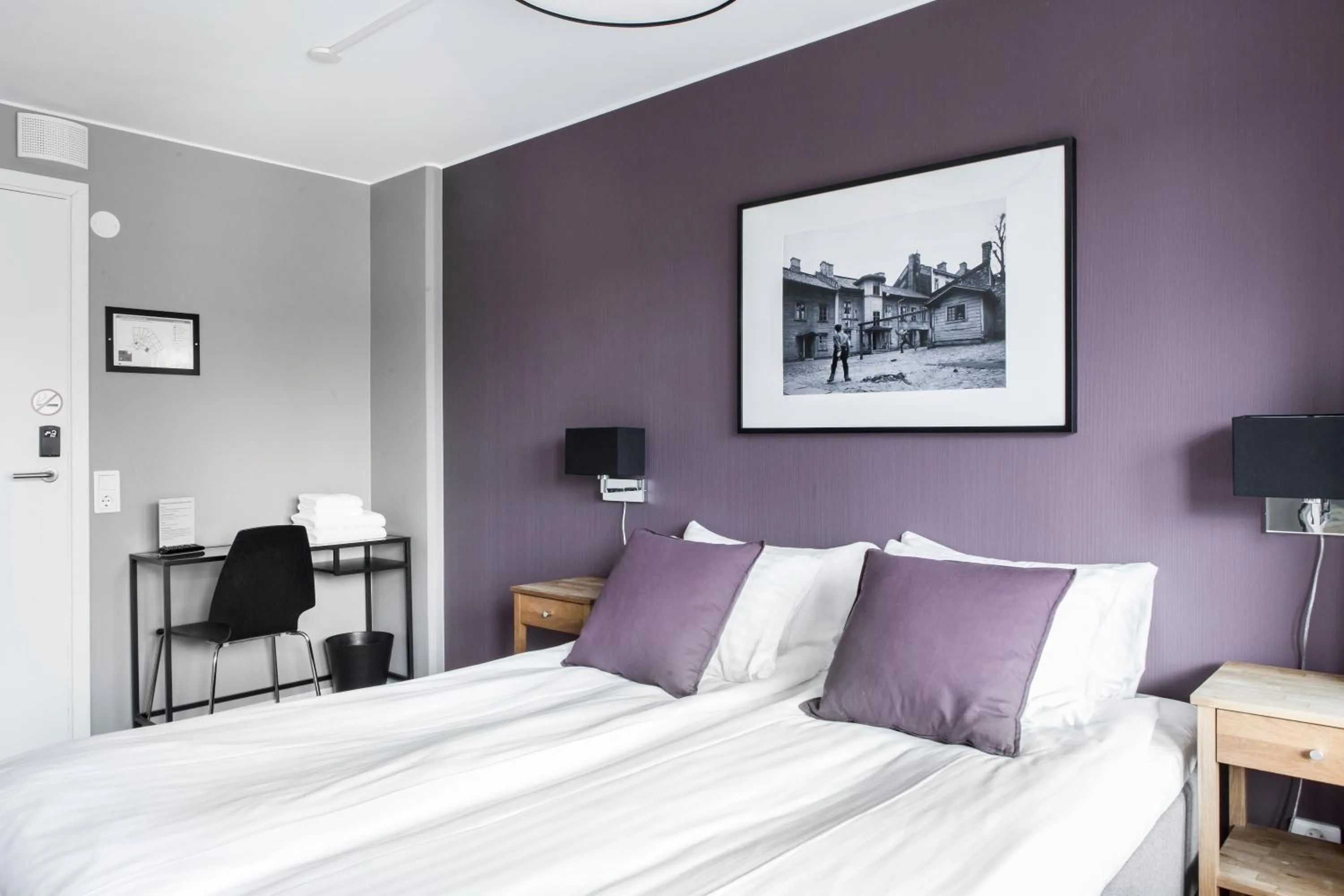 Photo of the whole room, Bed in Linnéplatsens Hotell & Vandrarhem