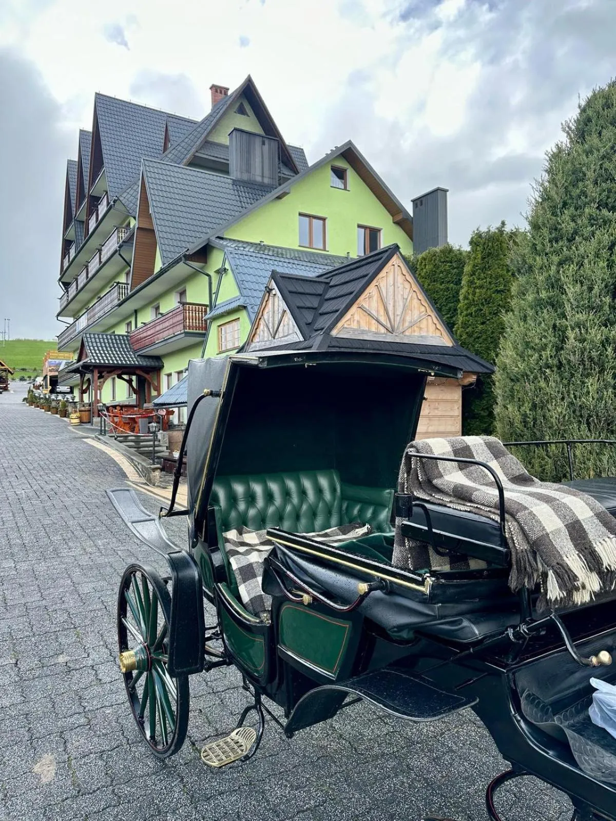 Karczma Mikuda - Sauna Basen Jacuzzi z widokiem na góry - Kuligi - Parking