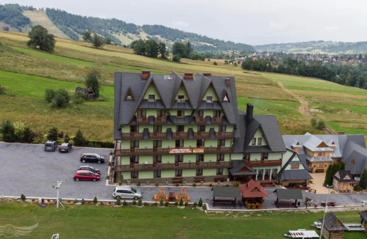 Karczma Mikuda - Sauna Basen Jacuzzi z widokiem na góry - Kuligi - Parking Karczma Mikuda - Sauna Basen Jacuzzi z widokiem na góry - Kuligi - Parking