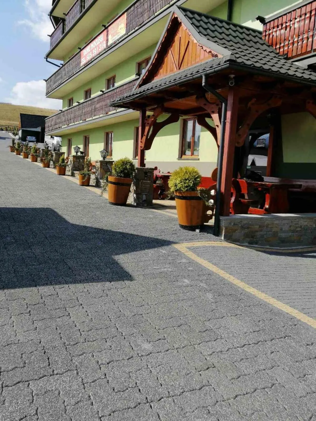 Property building in Karczma Mikuda - Sauna Basen Jacuzzi z widokiem na góry - Kuligi - Parking