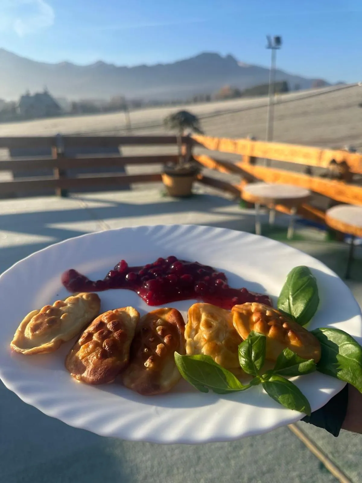 Karczma Mikuda - Sauna Basen Jacuzzi z widokiem na góry - Kuligi - Parking