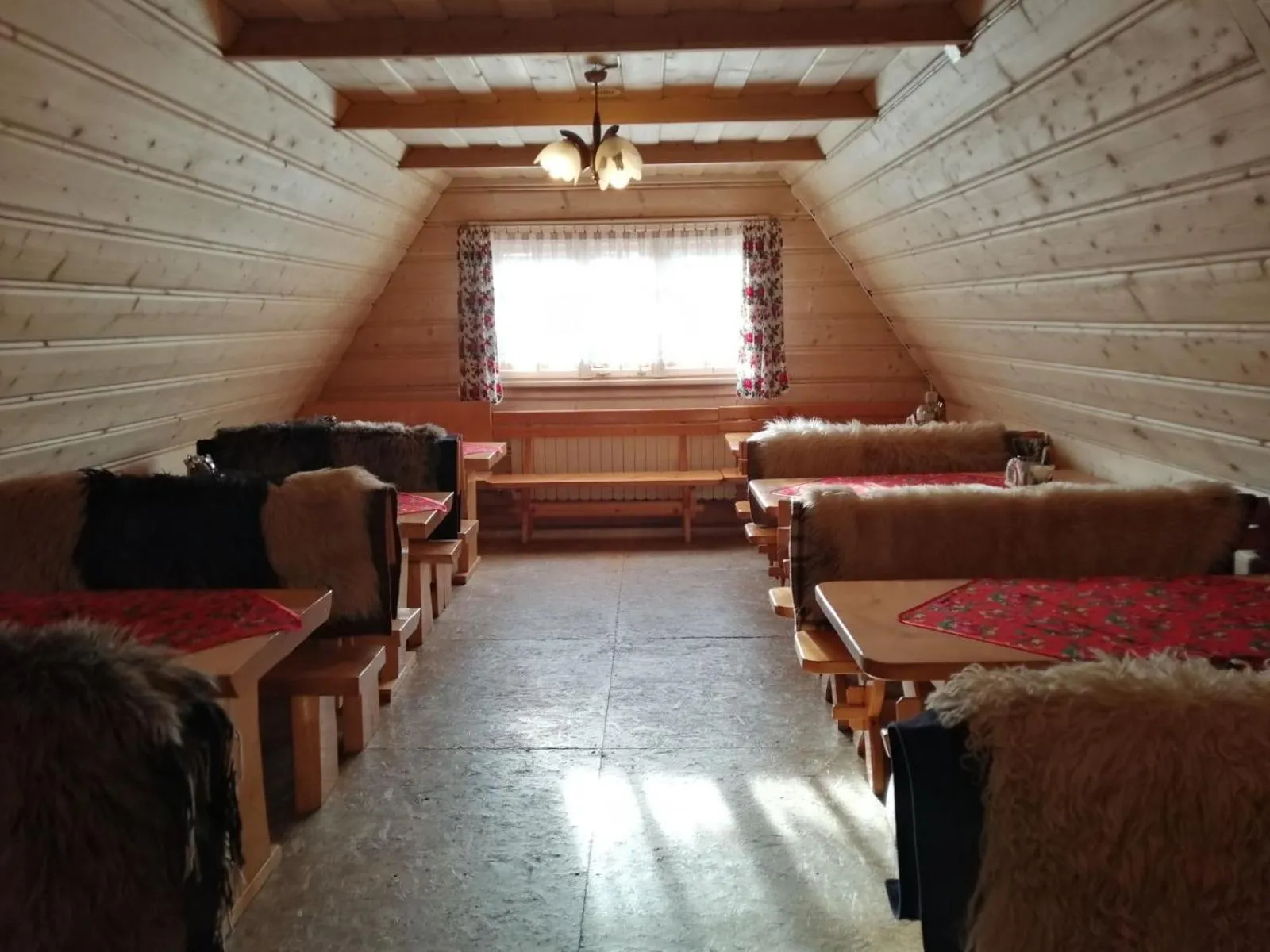 Lounge or bar in Karczma Mikuda - Sauna Basen Jacuzzi z widokiem na góry - Kuligi - Parking