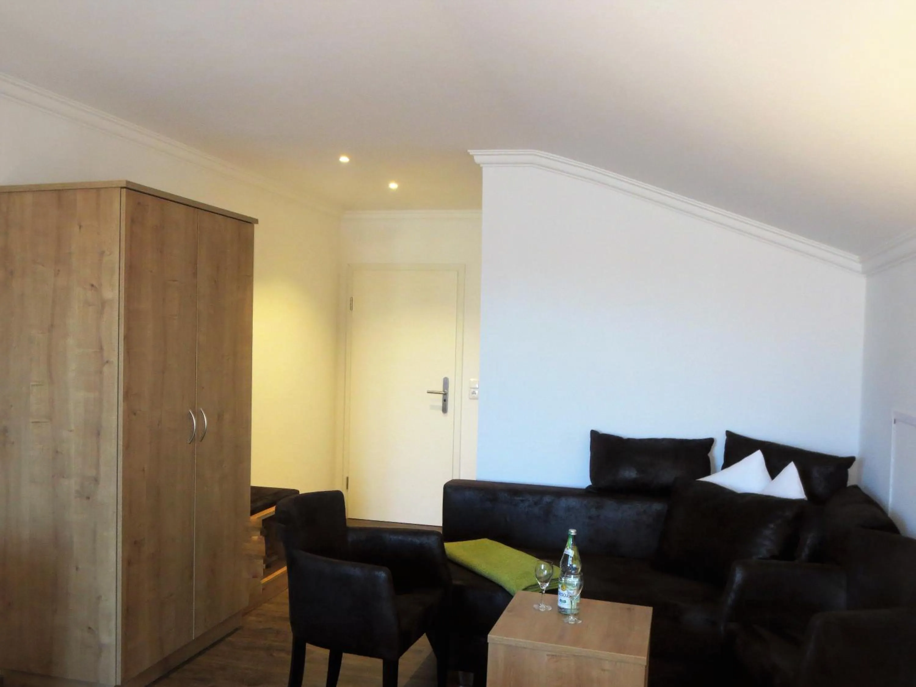 Photo of the whole room in Hotel Alp Inn - Chiemgaukarte inclusive