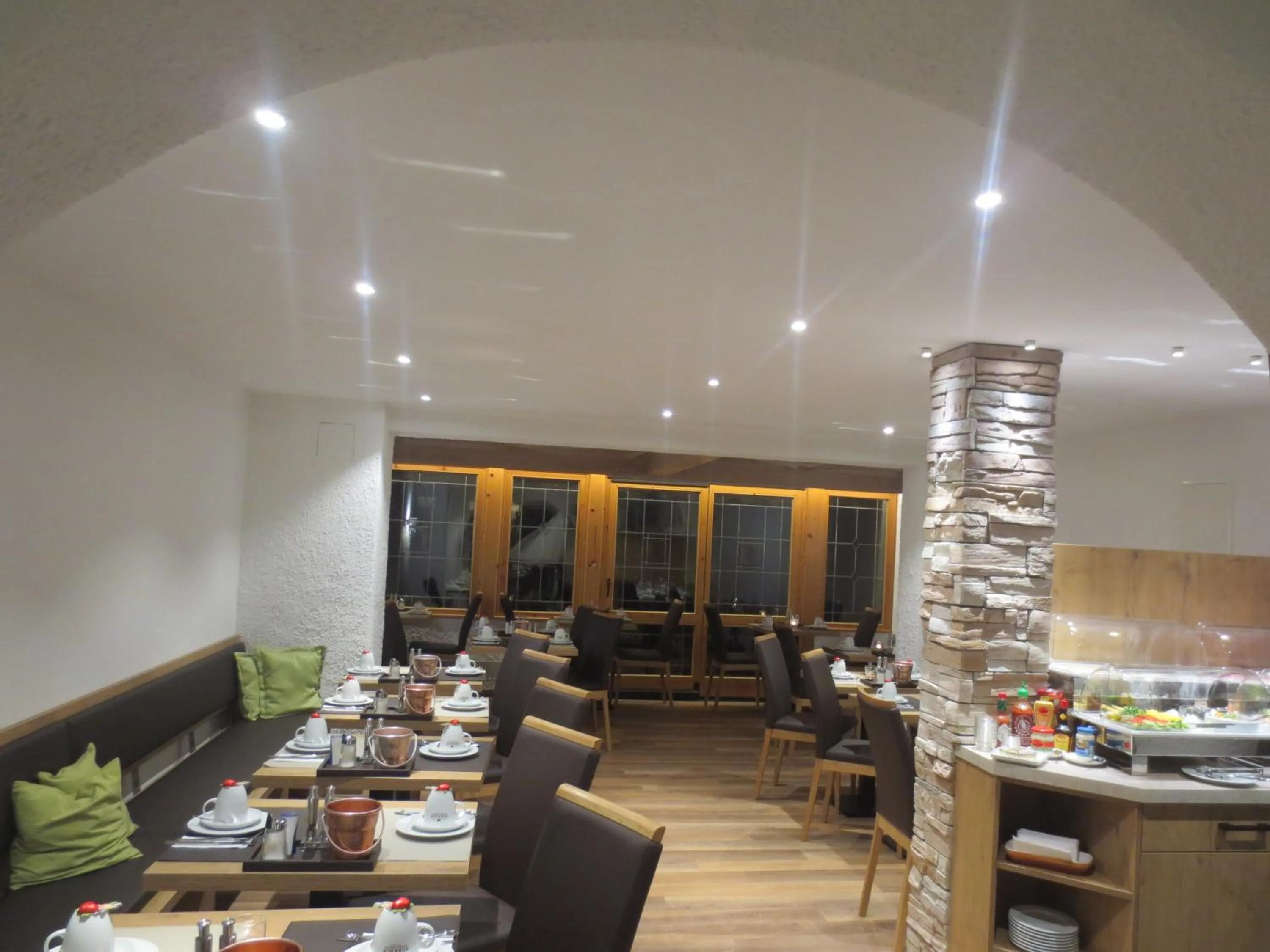 Restaurant/places to eat in Hotel Alp Inn - Chiemgaukarte inclusive