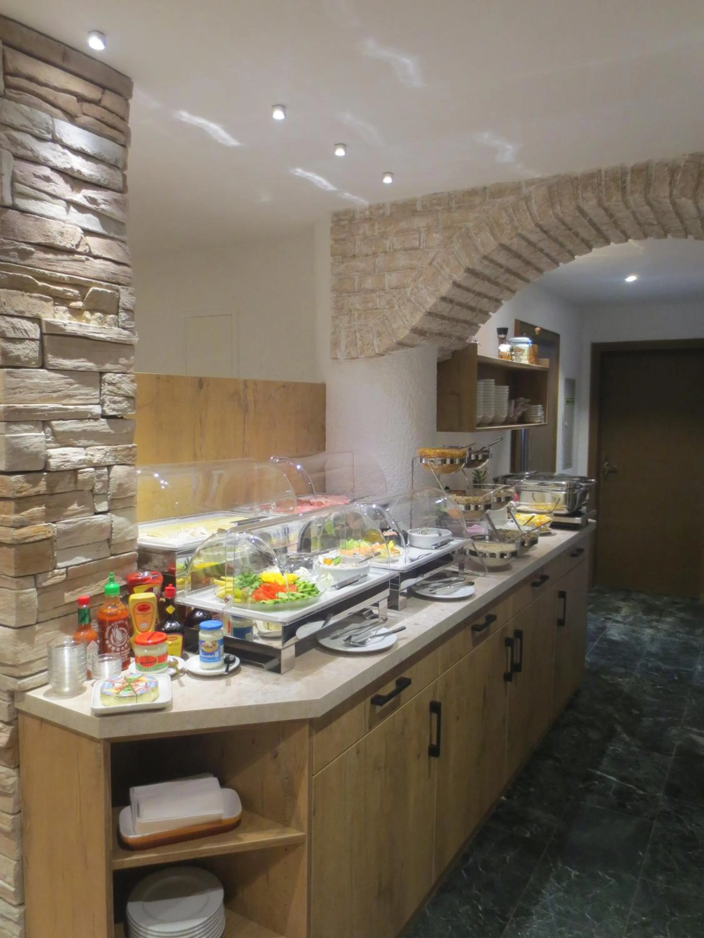 Buffet breakfast in Hotel Alp Inn - Chiemgaukarte inclusive
